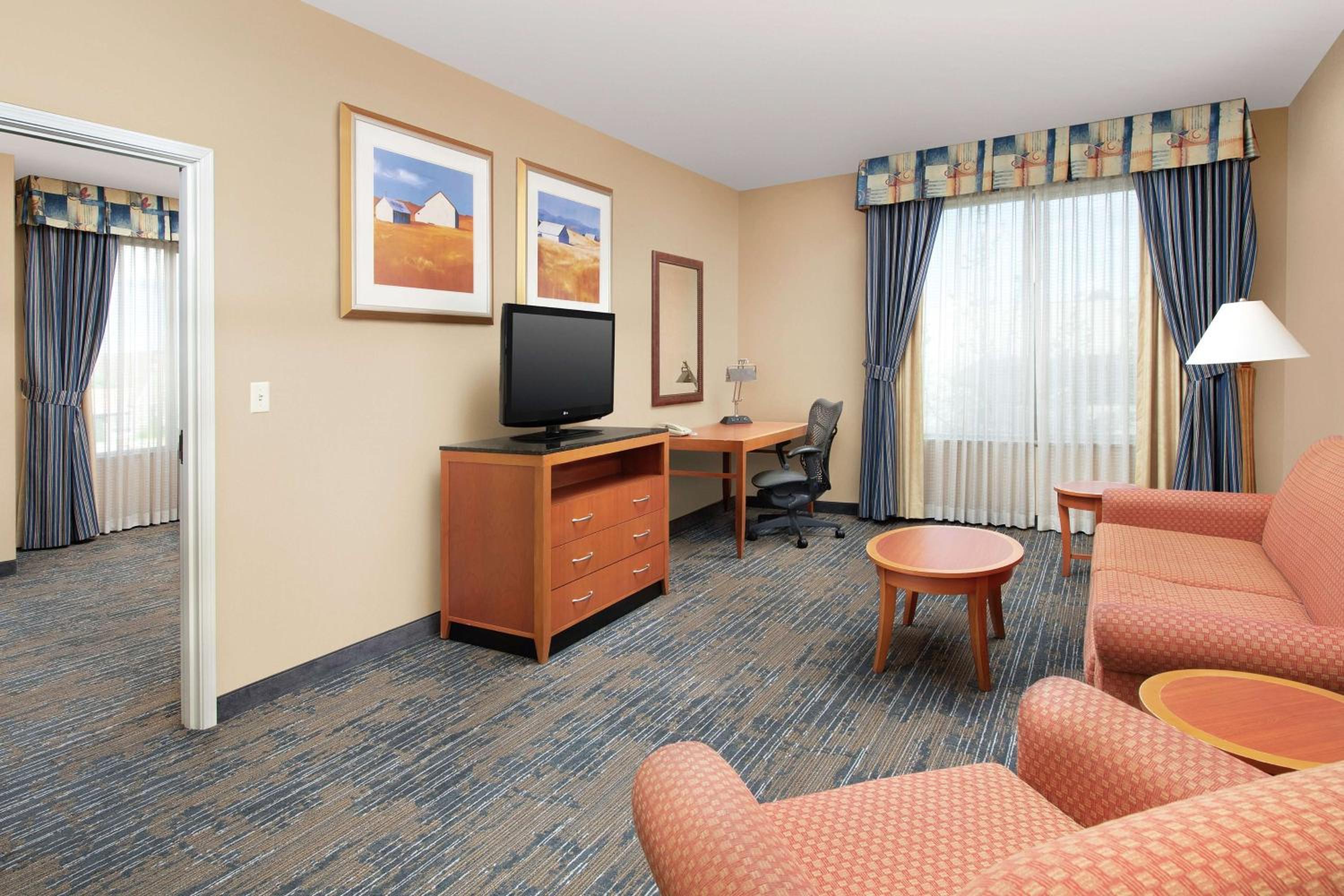 Junior King Suite with Roll-In Shower - Mobility Access - Photo 1