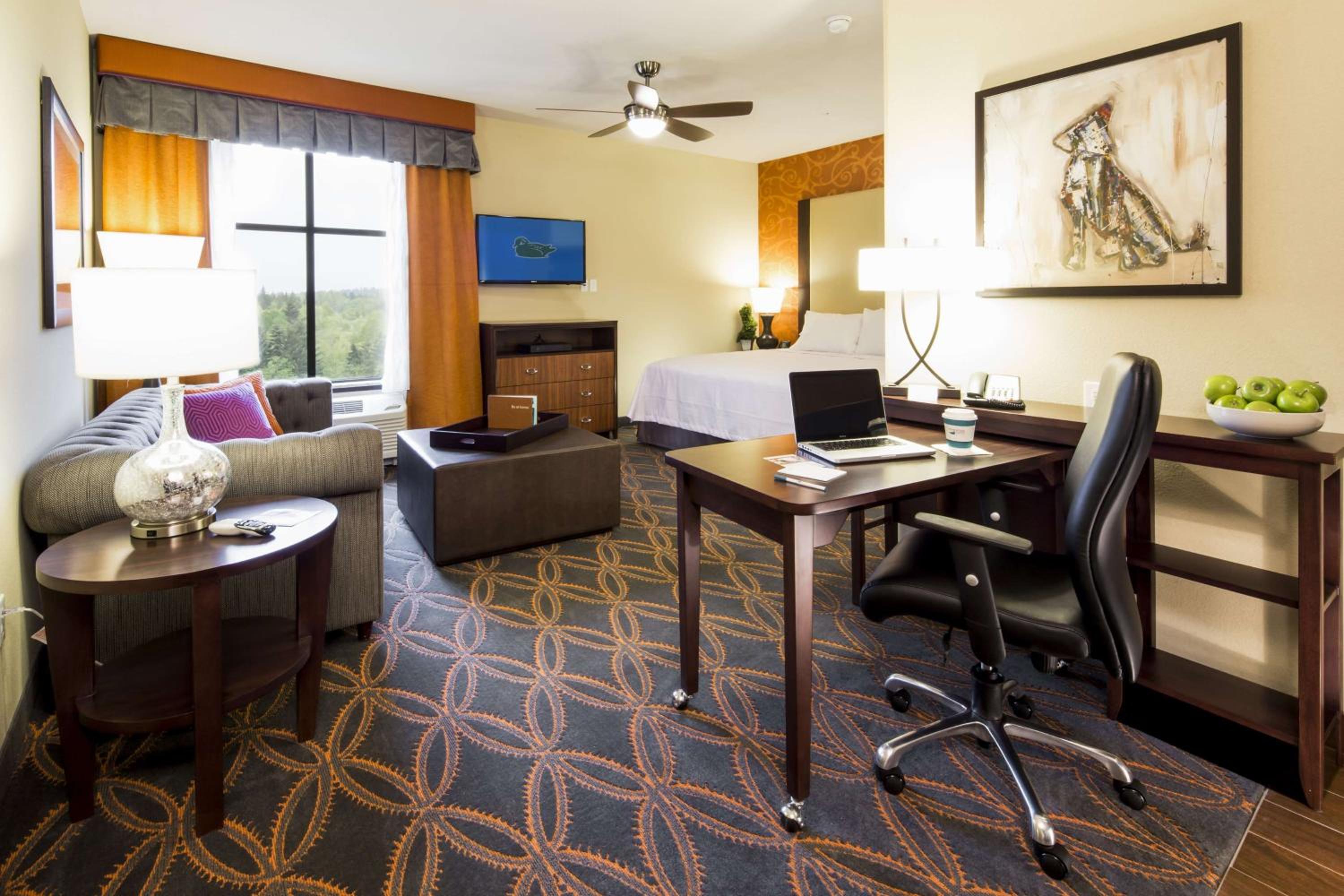 King Suite with Roll-In Shower and Kitchen - Hearing/Mobility Accessible