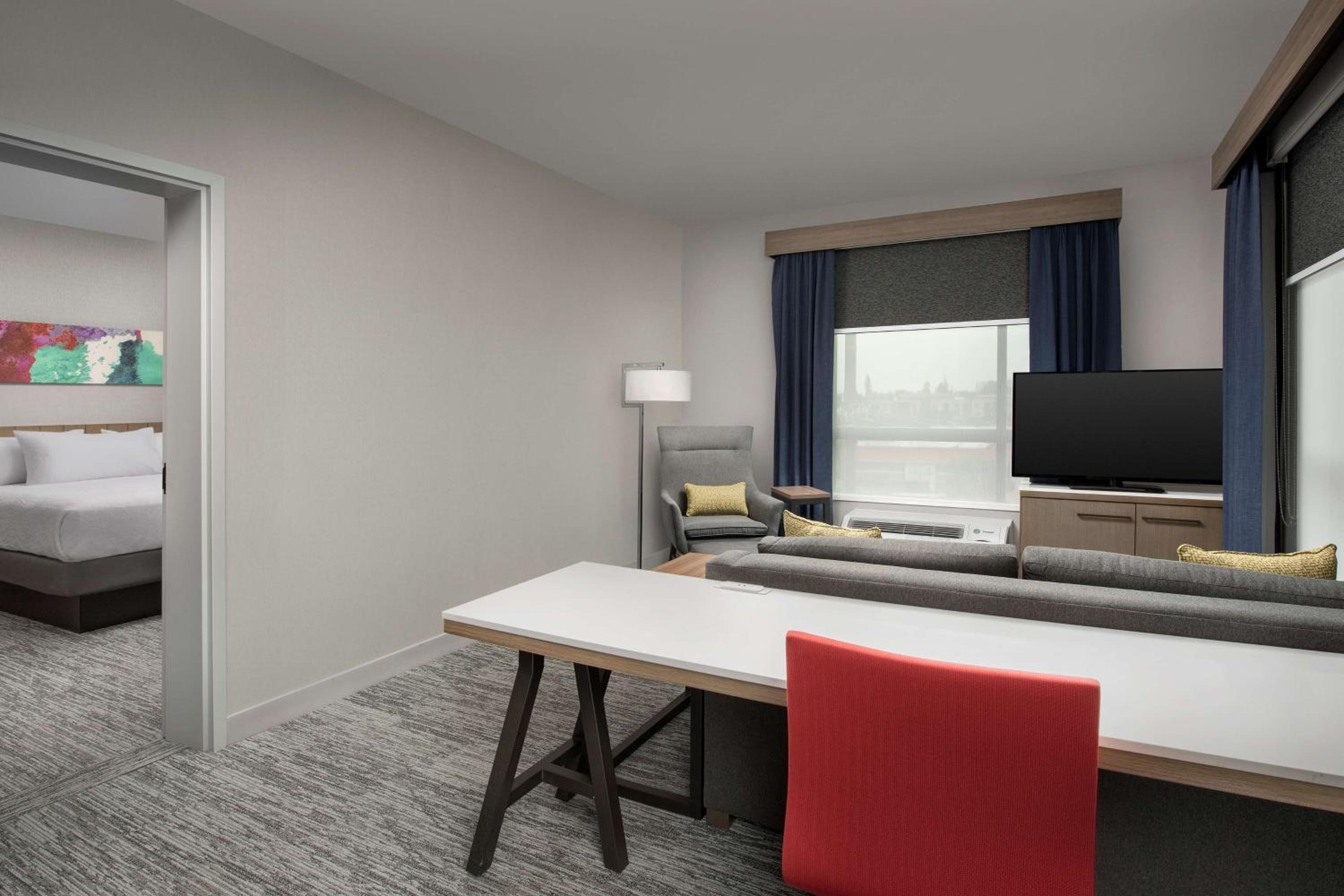 One-Bedroom King Suite with Sofa Bed - Photo 5