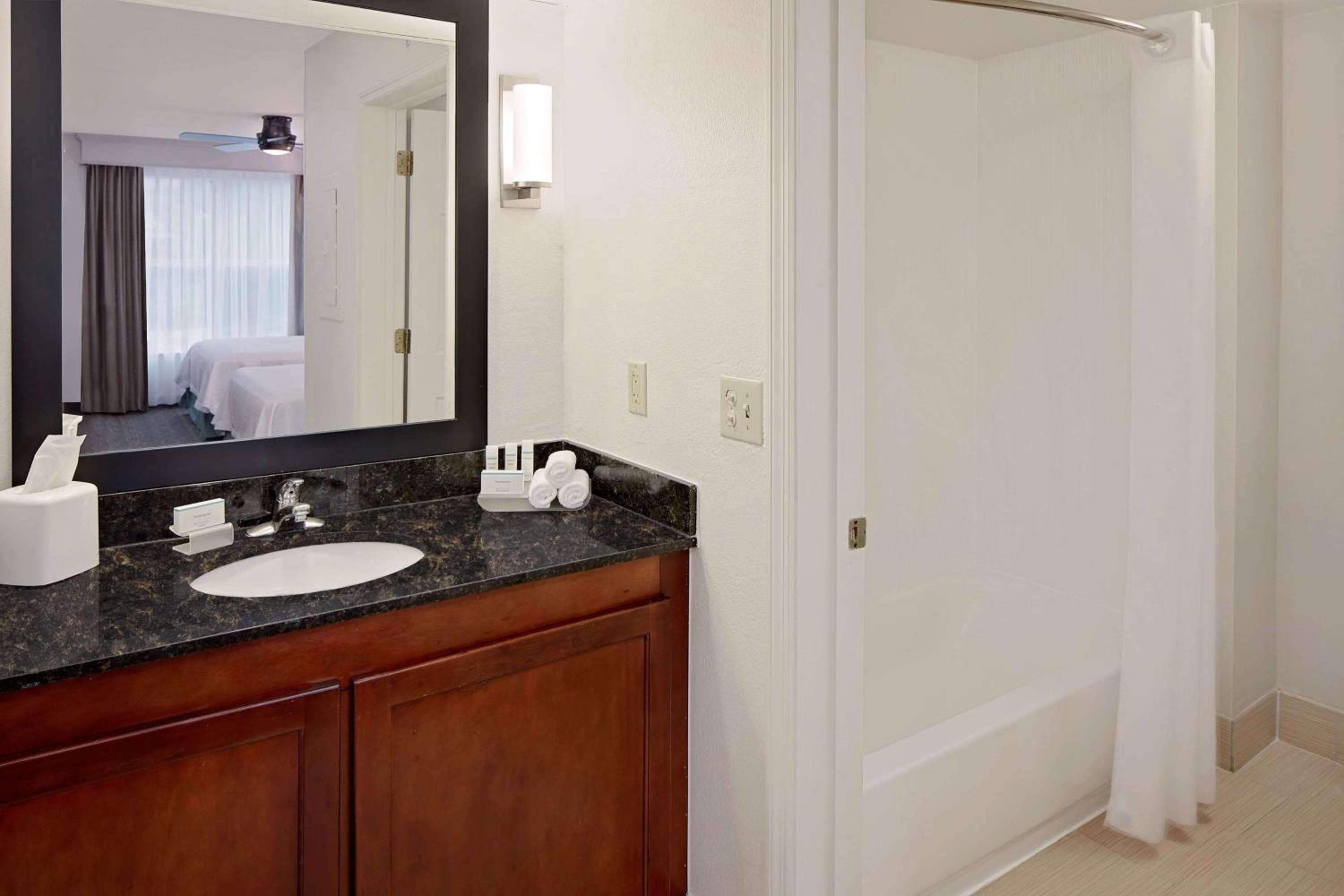 Two-Bedroom Suite - Non-Smoking - Photo 3