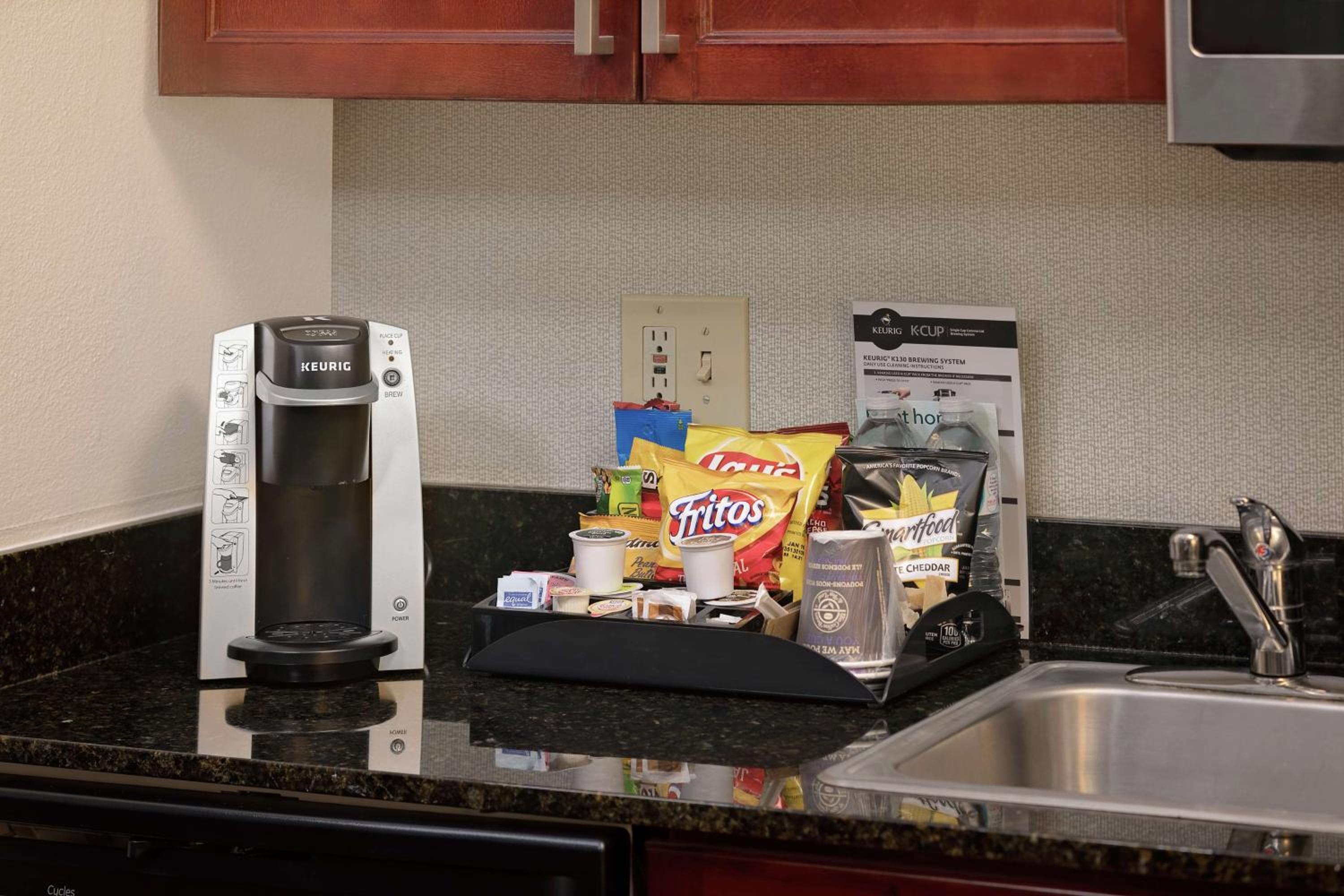 Premium One-Bedroom King Suite - Non-Smoking - Photo 5