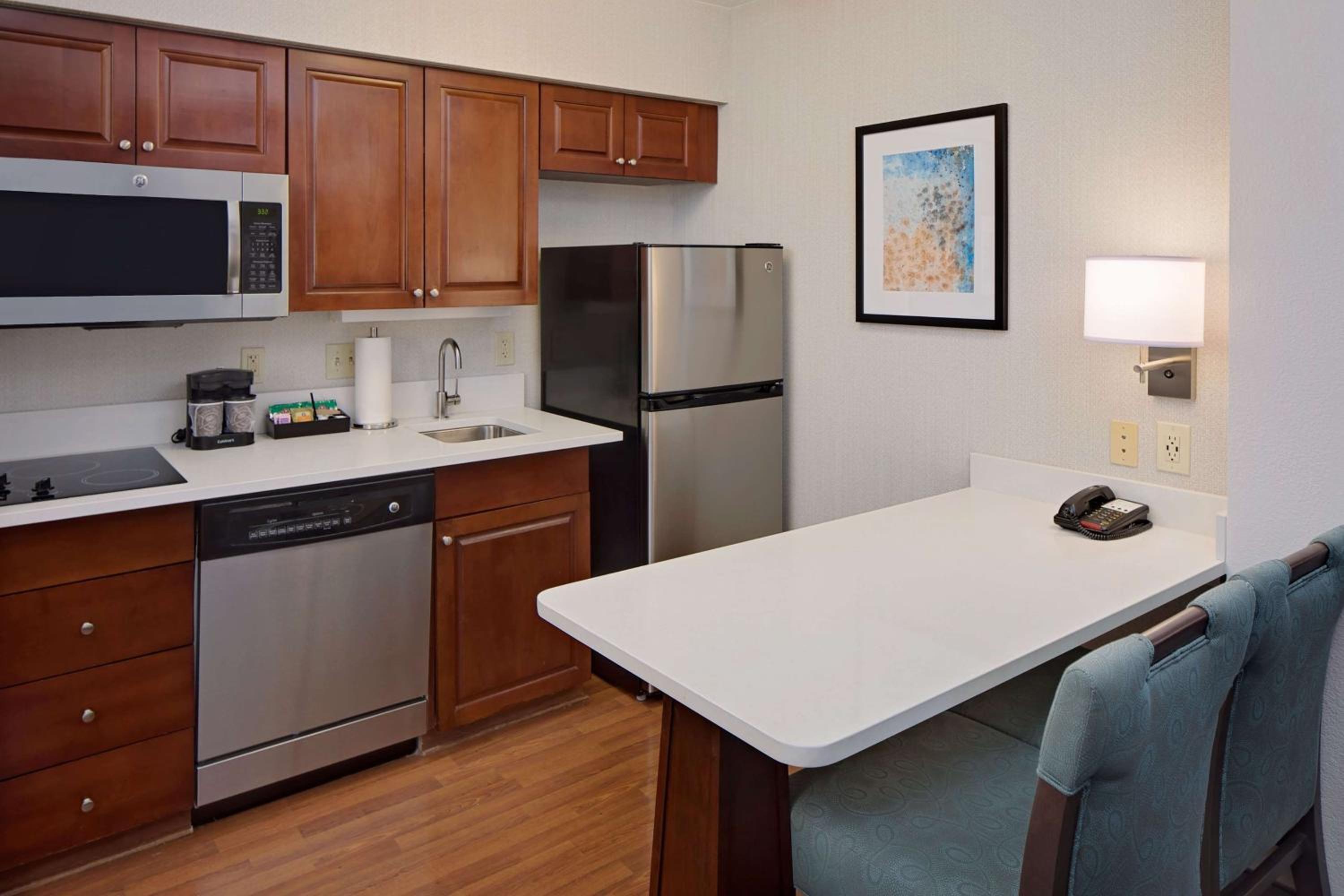 One-Bedroom King Suite - Photo 4
