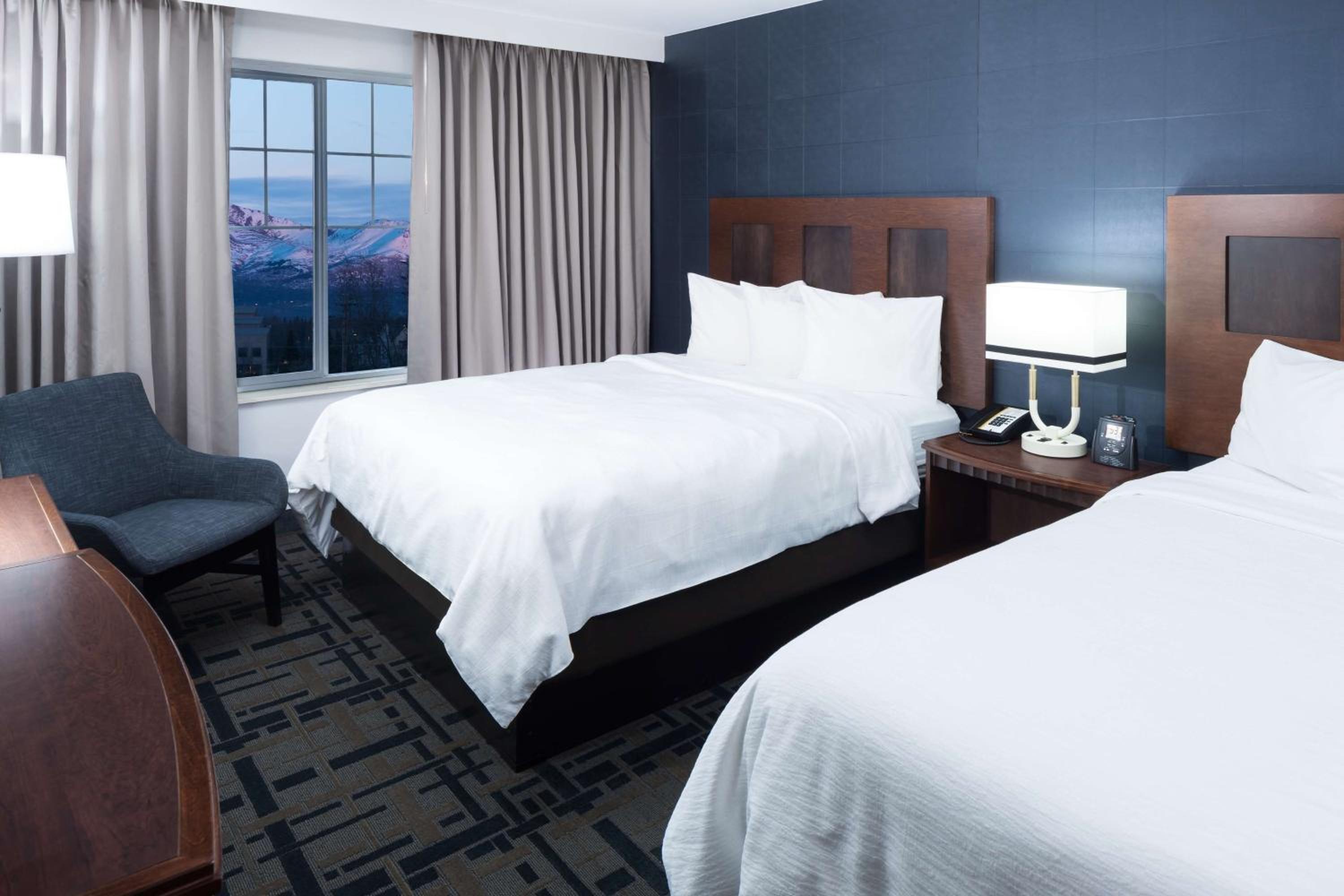Premium Queen Suite with Mountain View - Photo 2