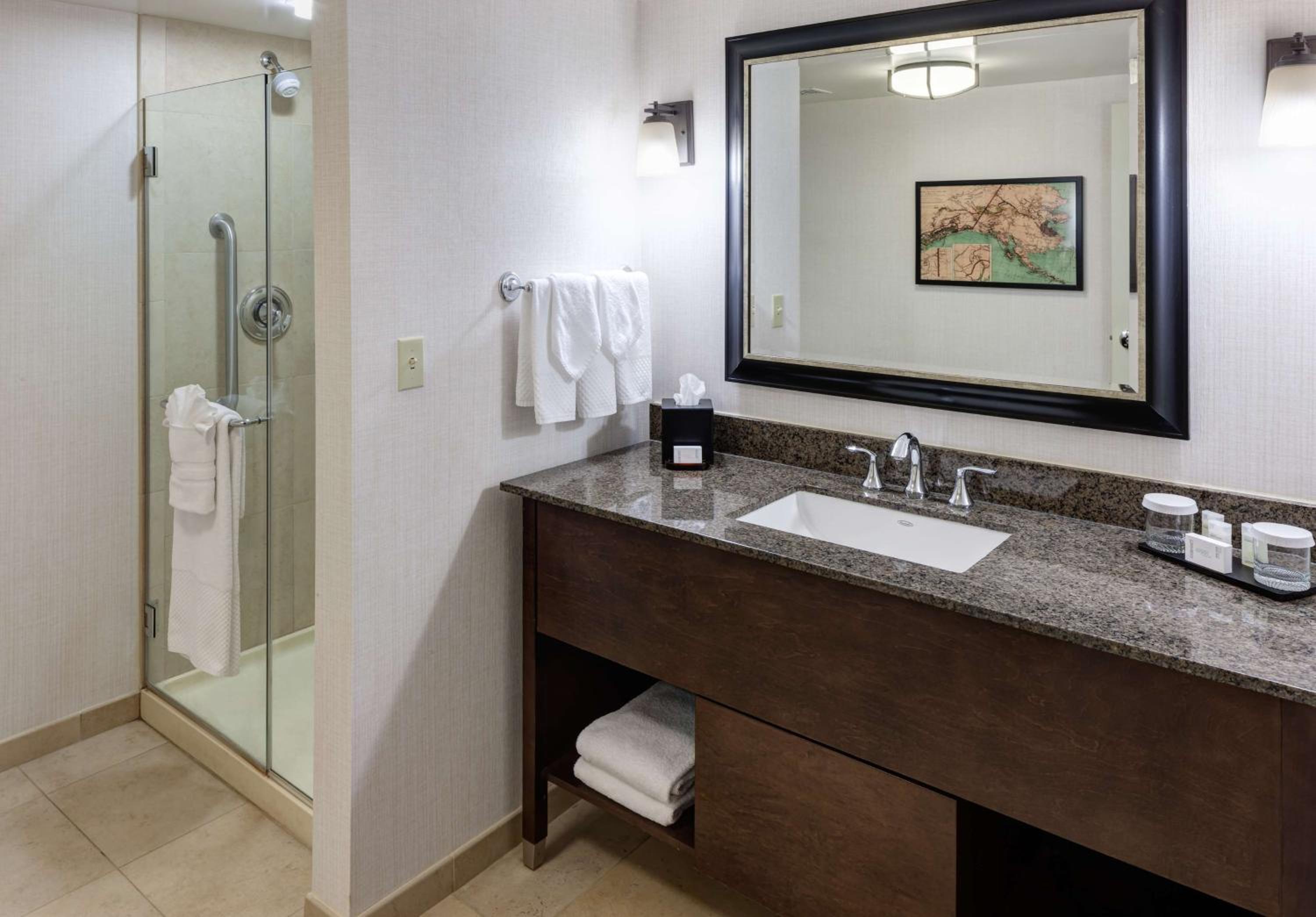 King Special Suite - Non-Smoking - Photo 2