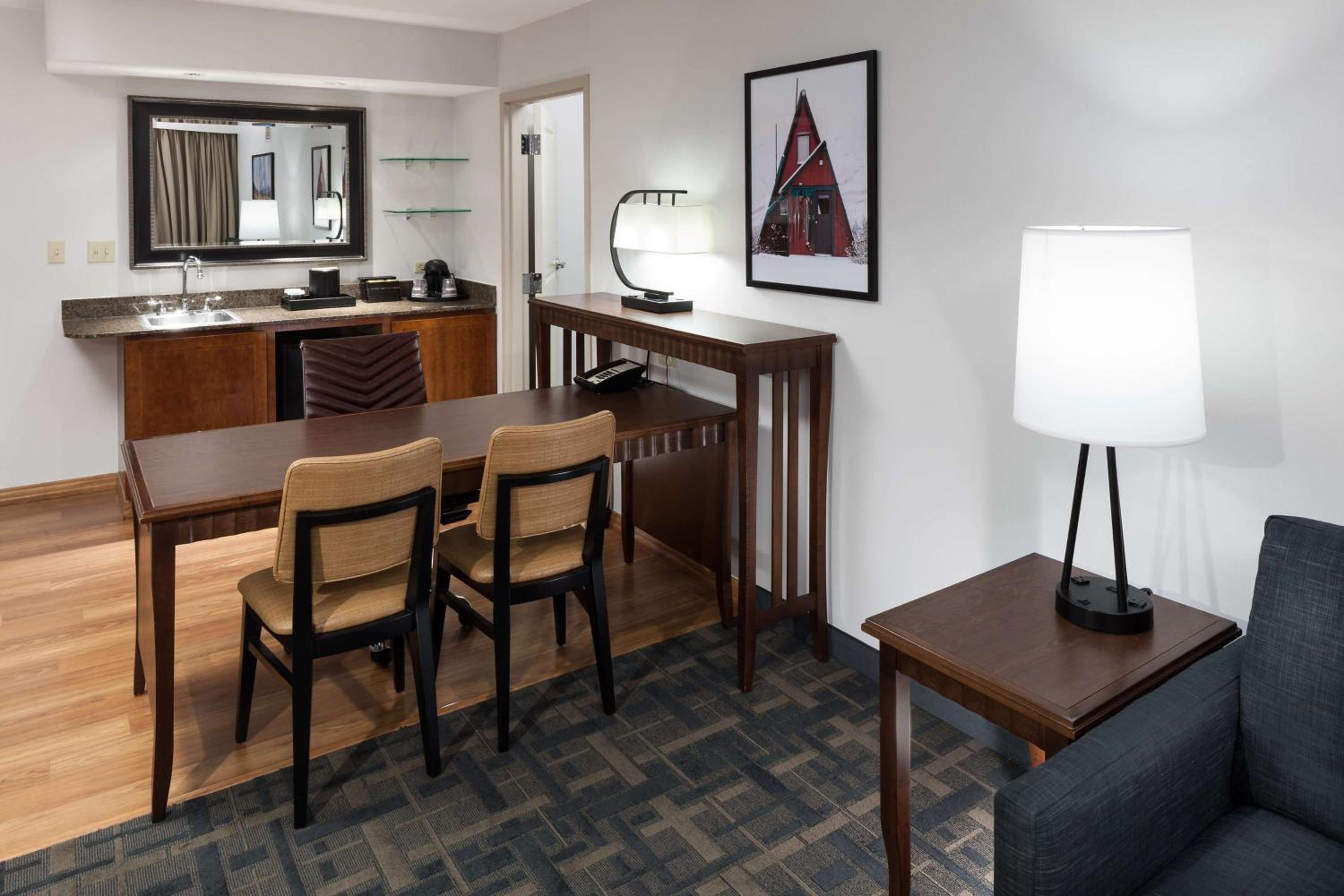 Two Bedroom Suite - Non-Smoking - Photo 6