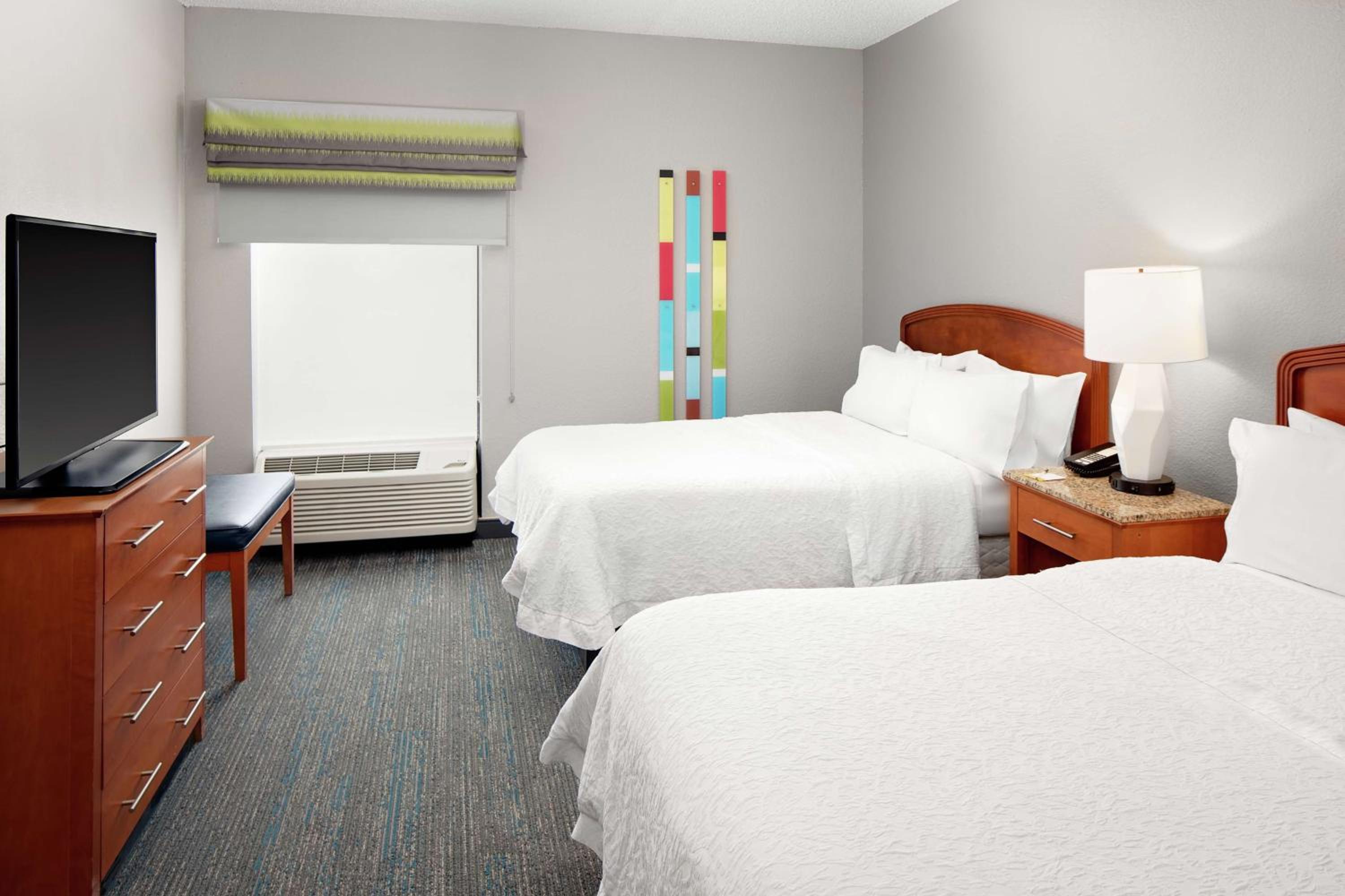 Double Room with Two Double Beds - Photo 2