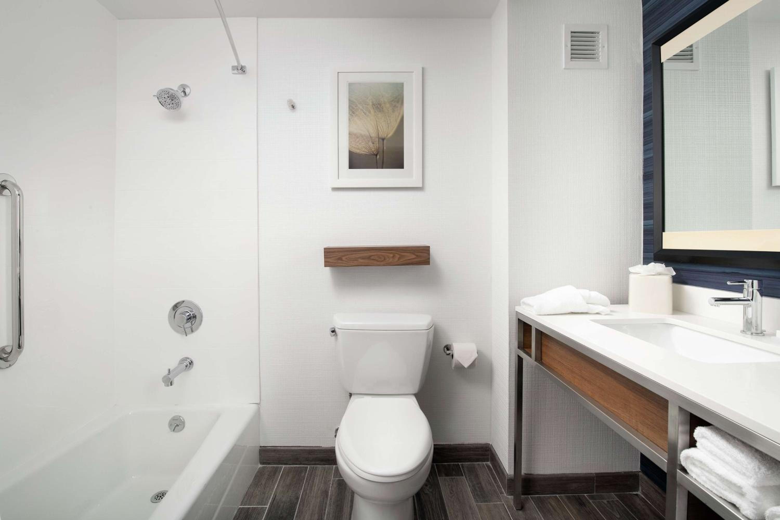 King Room with Sofa Bed photo 3