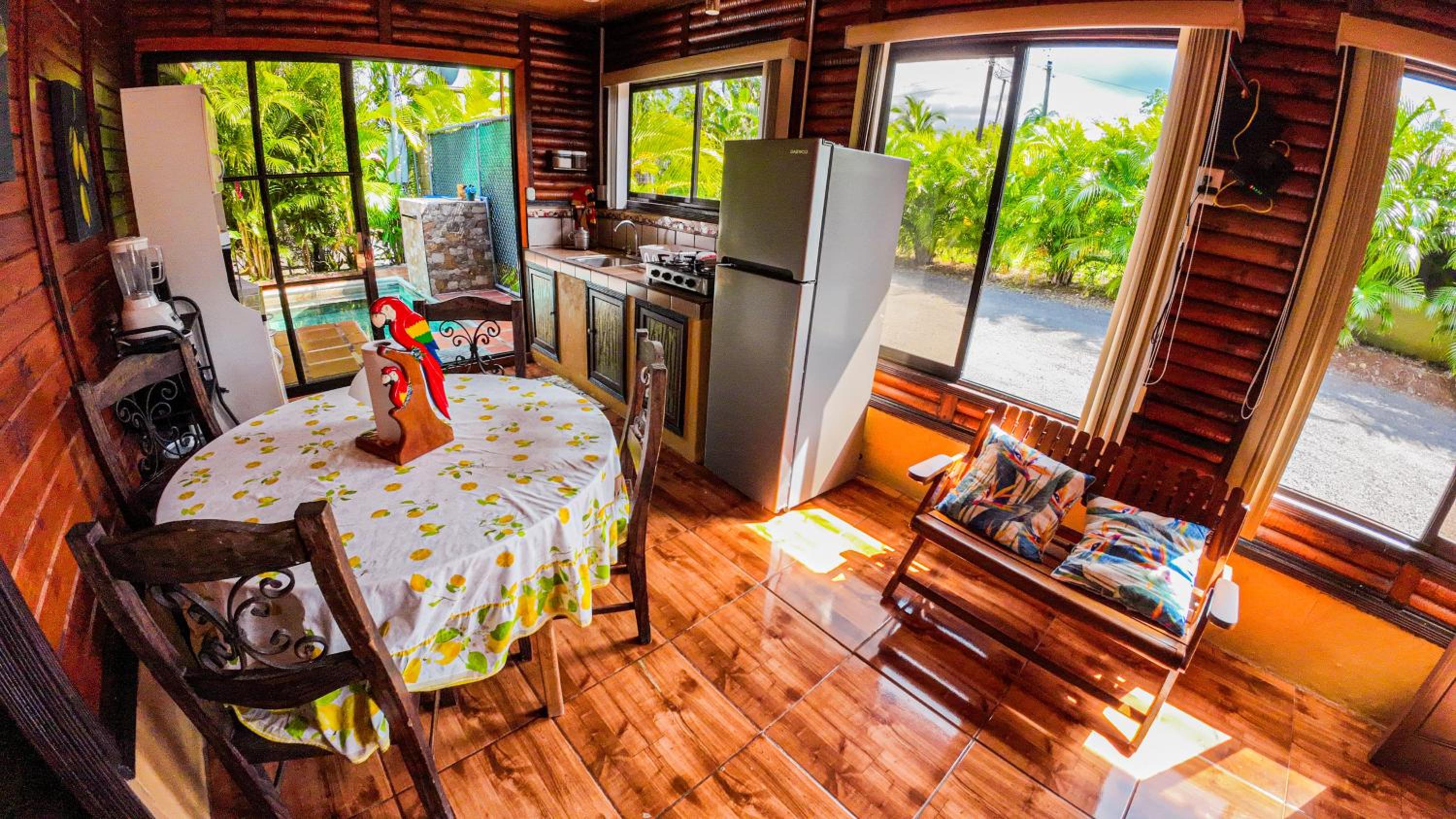 Three Bedroom Bungalow. photo 2