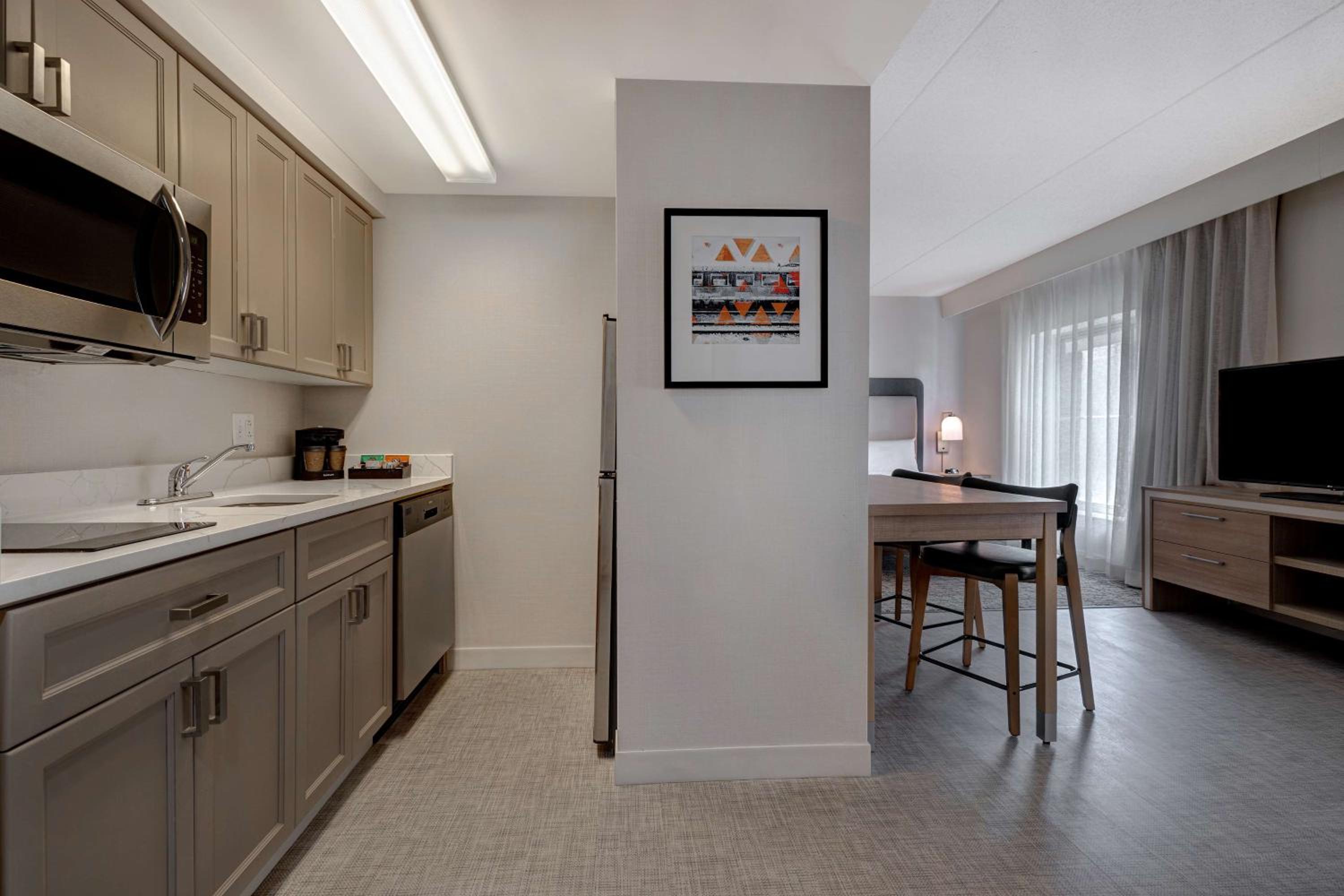 King Studio Suite - Photo 3