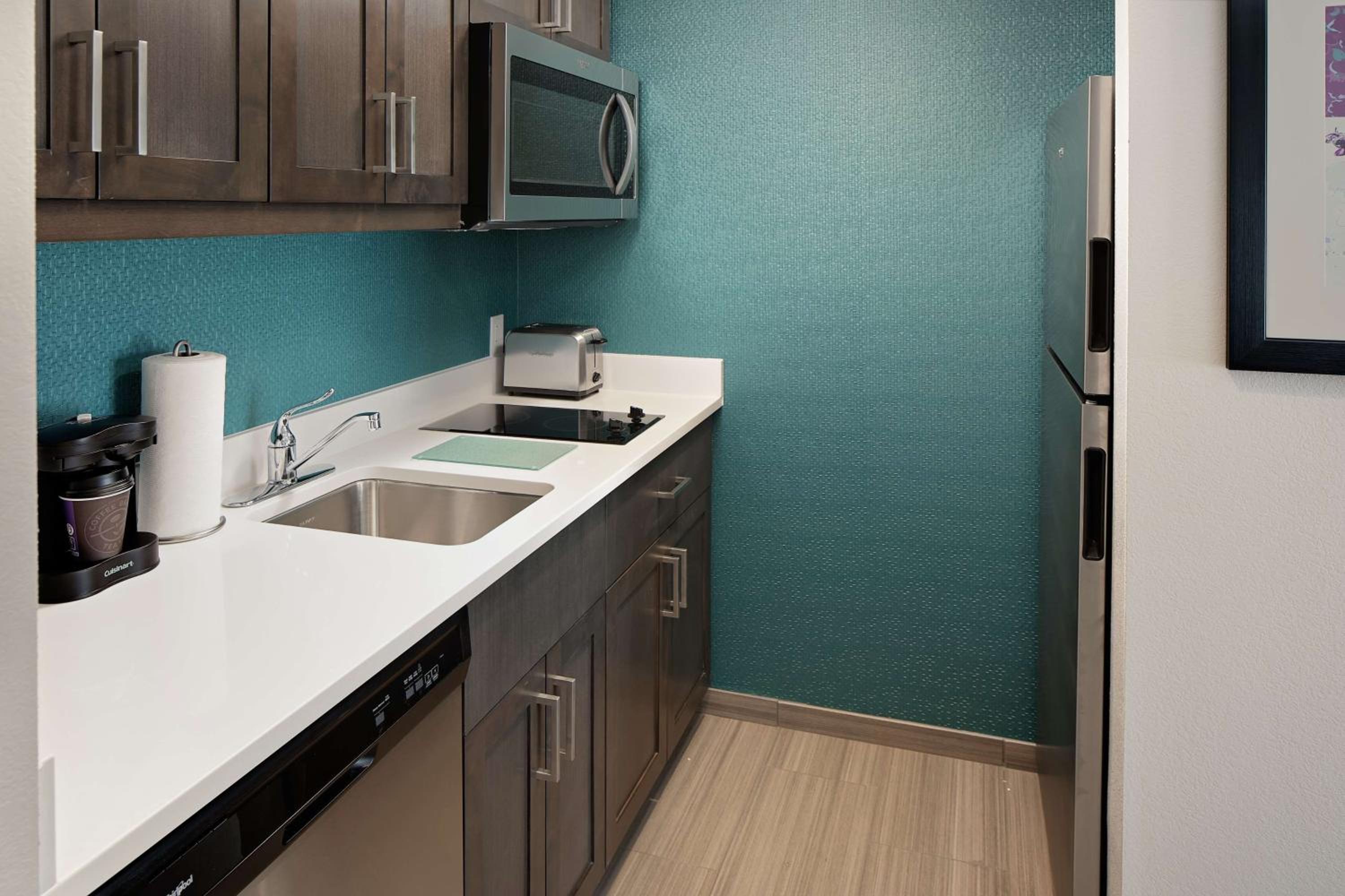King Suite - Mobility Accessible/Non-Smoking photo 3