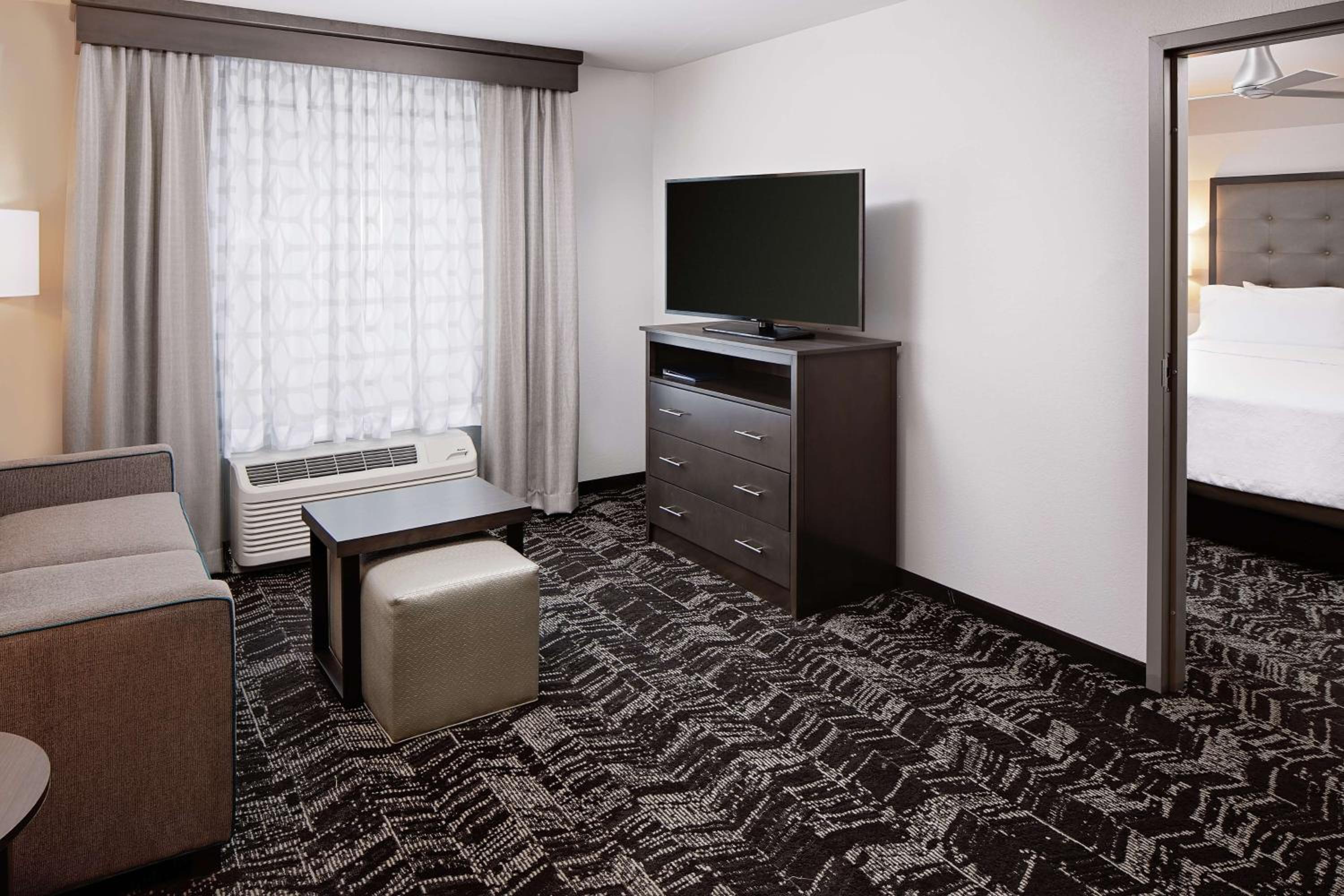 One-Bedroom King Suite photo 1