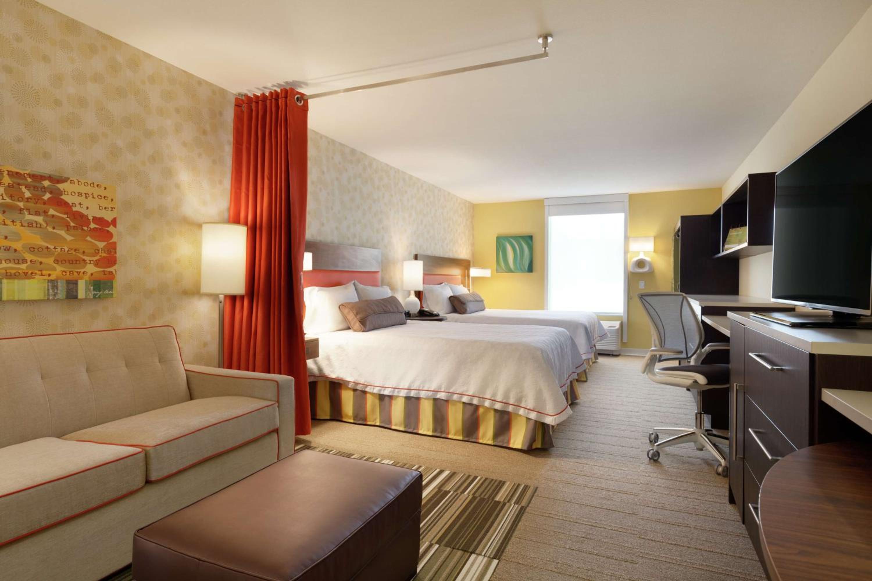 Queen Studio with Two Queen Beds photo 1