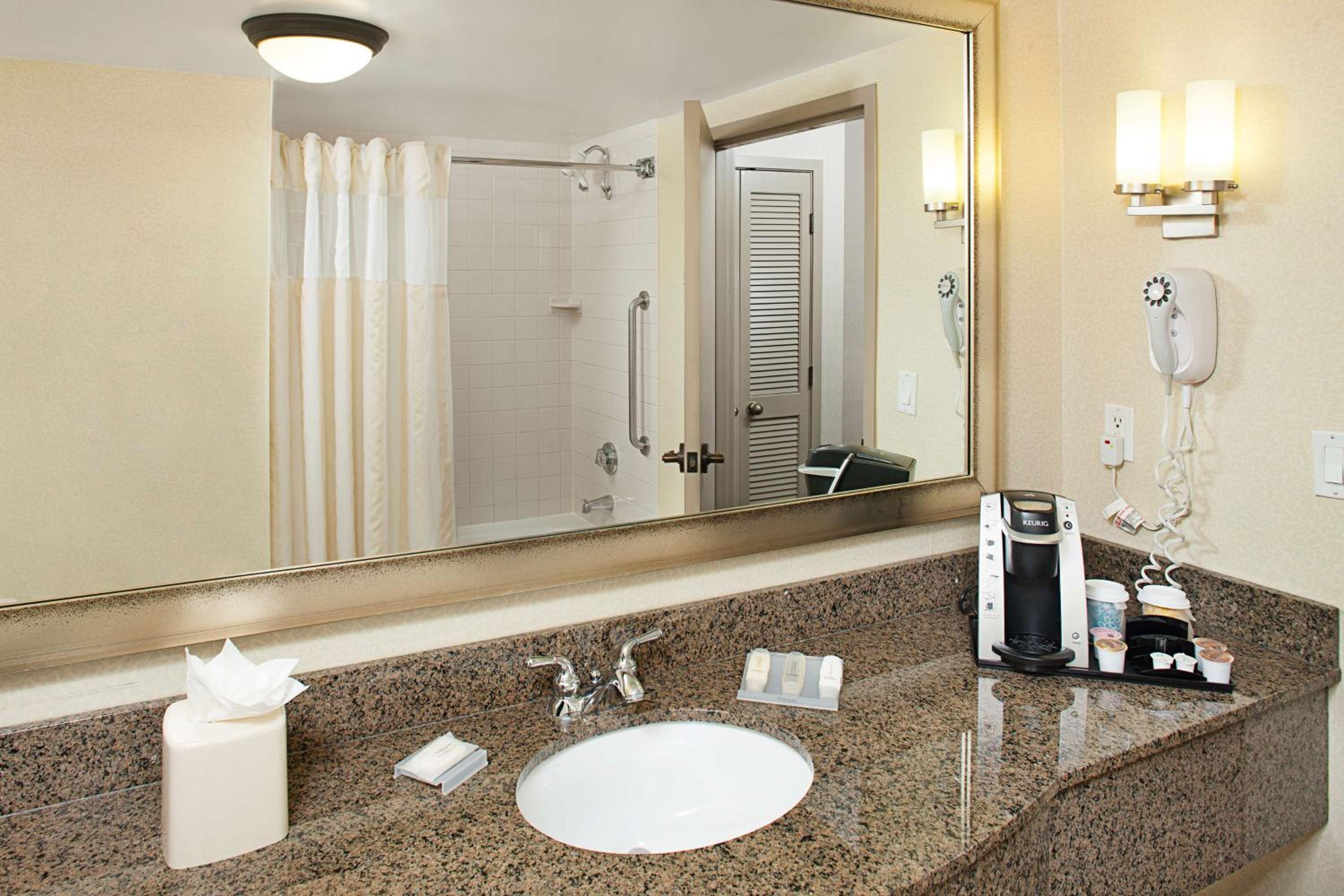 King Room - Disability Access photo 2
