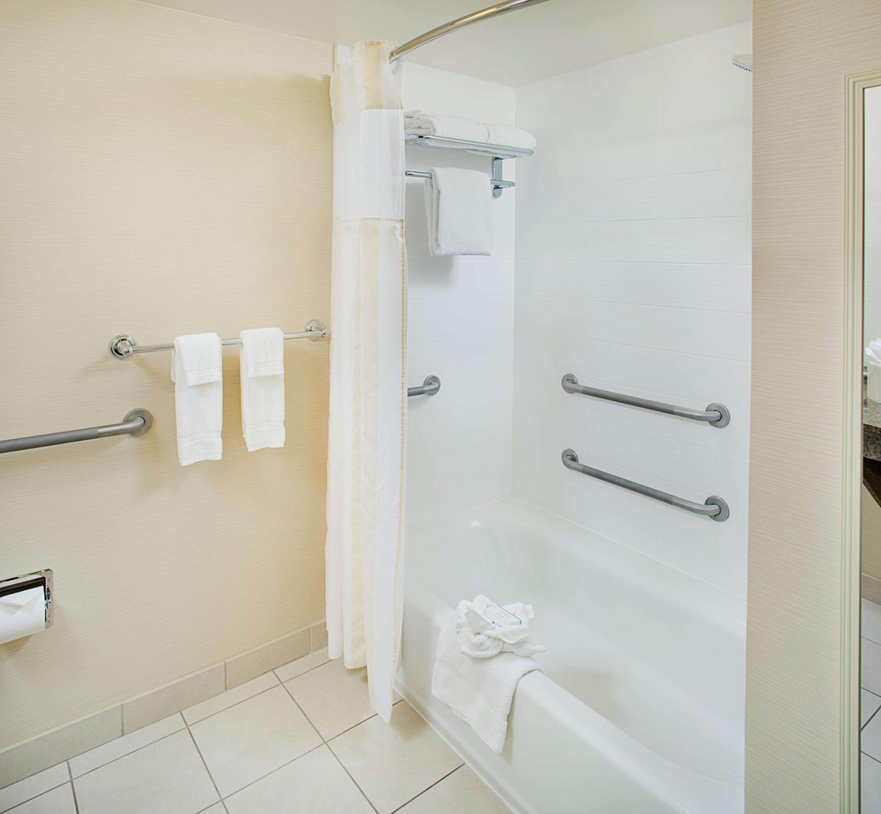 King Room - Disability Access photo 3