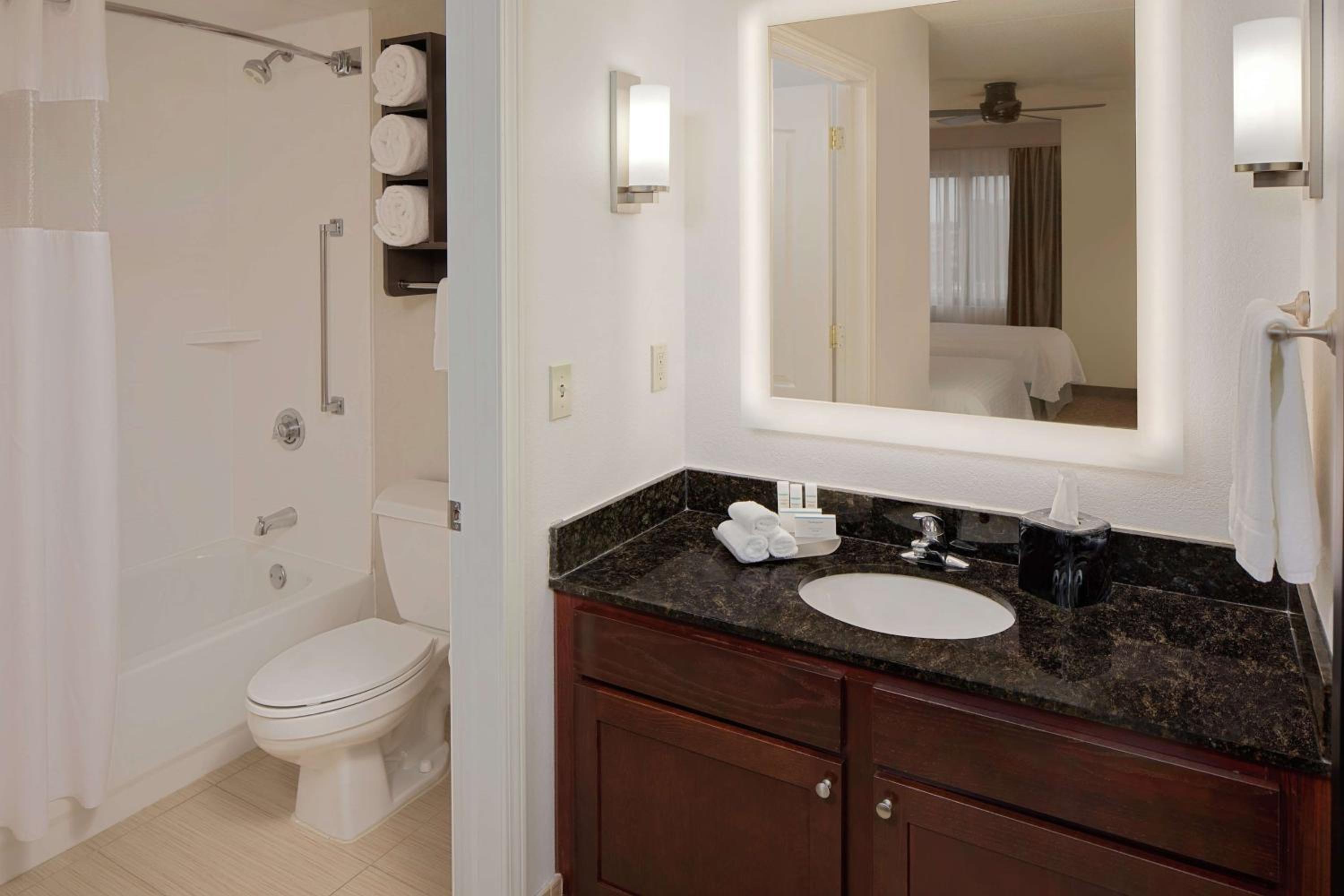 One-Bedroom King Suite - Photo 2