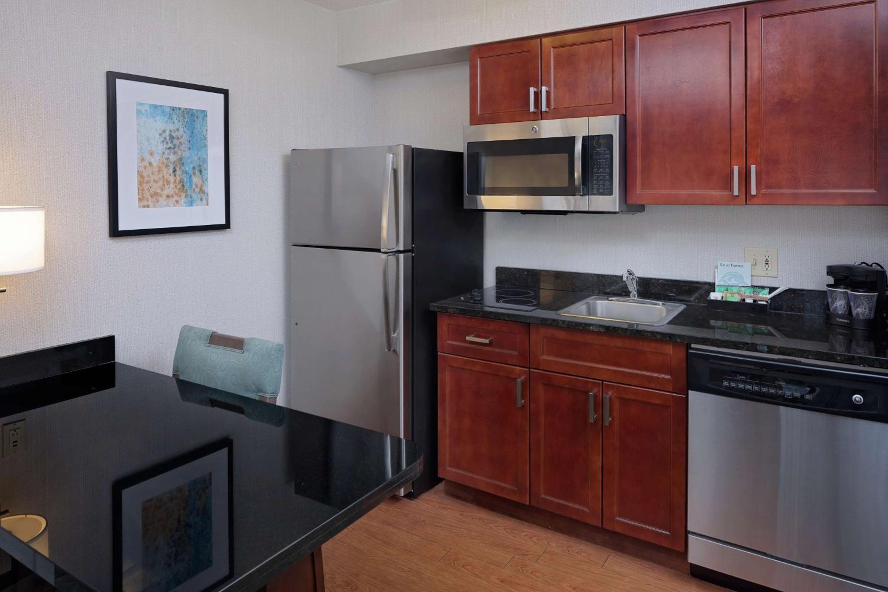One-Bedroom King Suite - Photo 3
