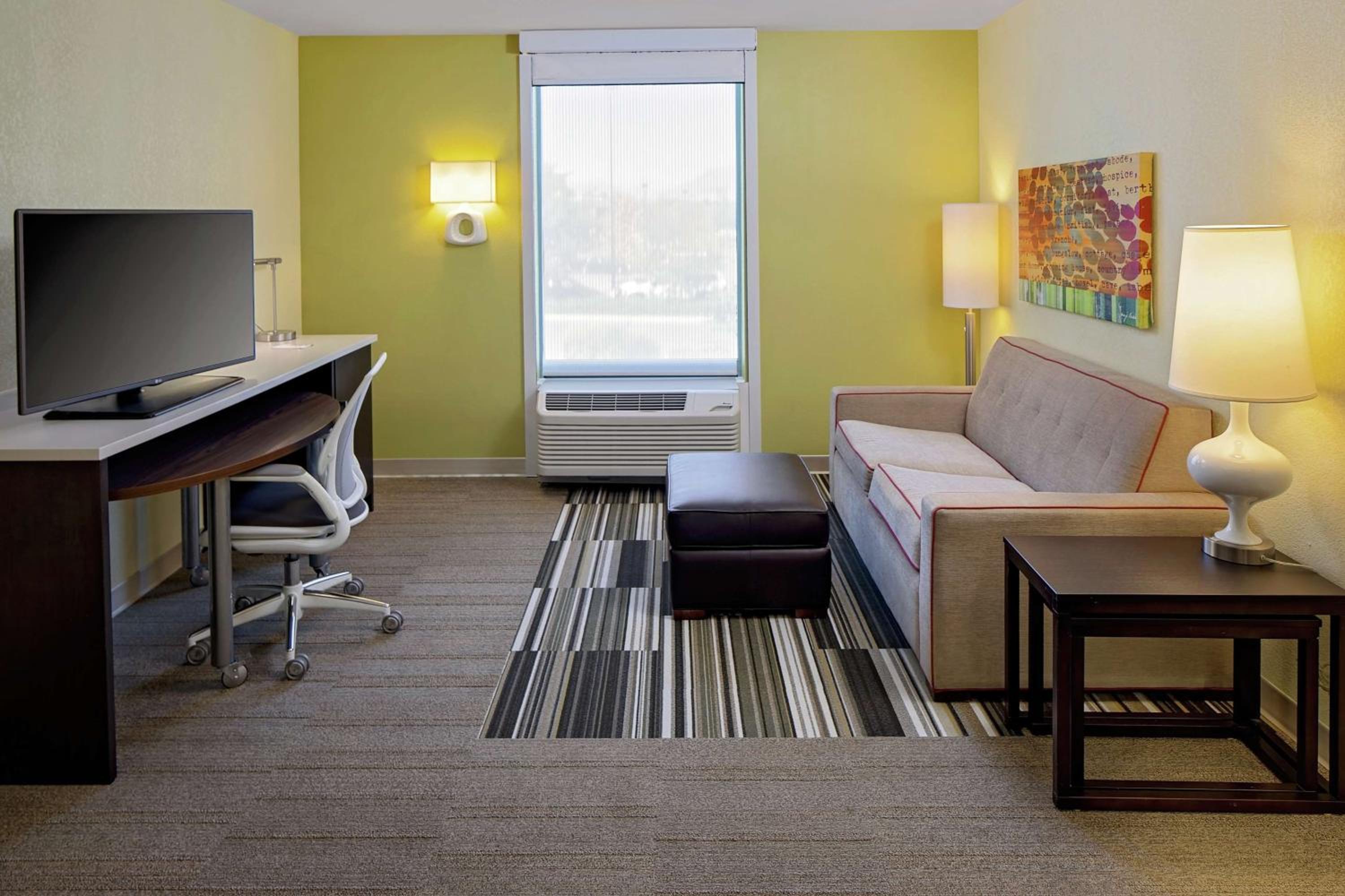 One-Bedroom King Suite photo 1