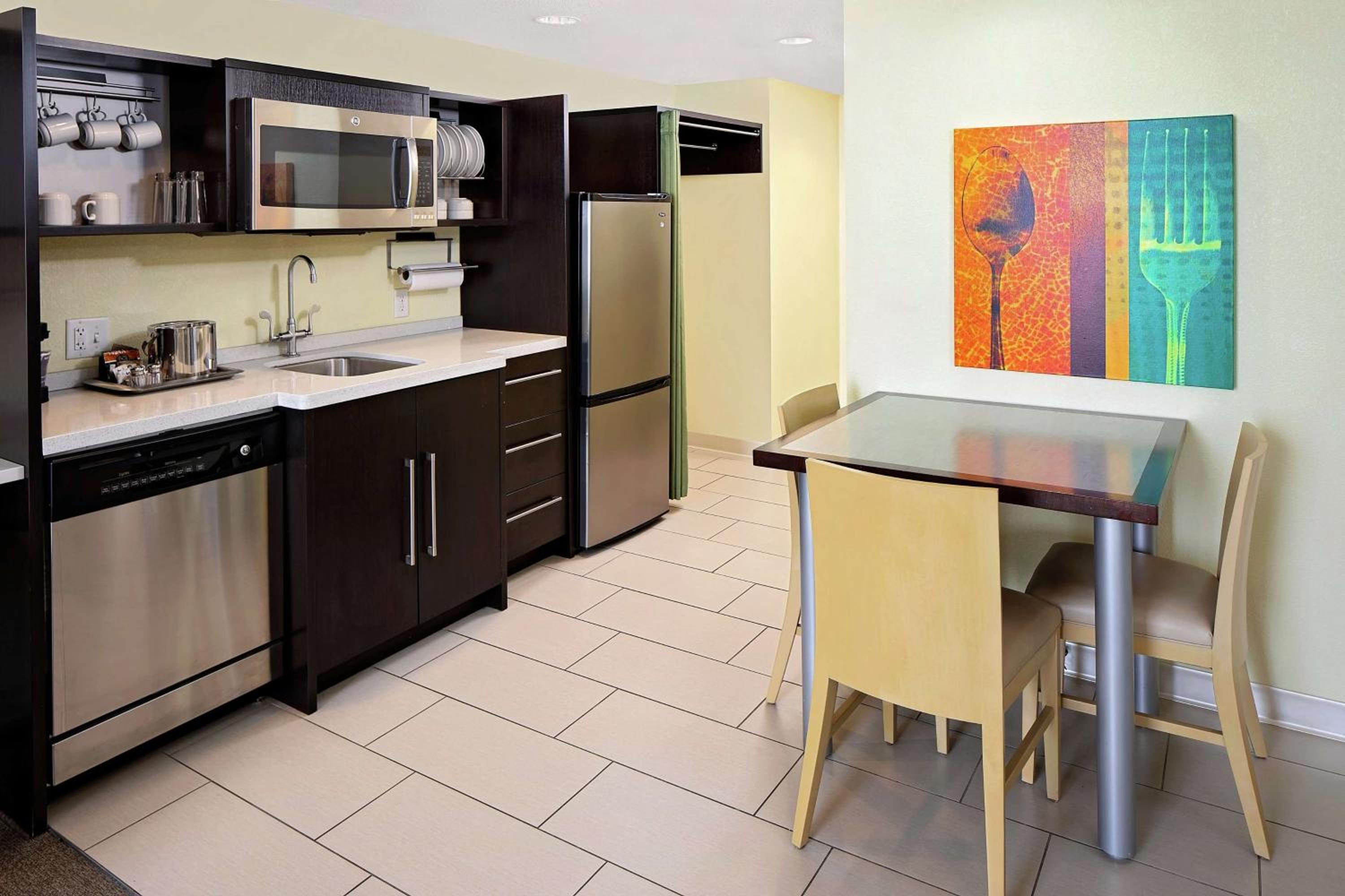 King Suite - Hearing Accessible photo 3