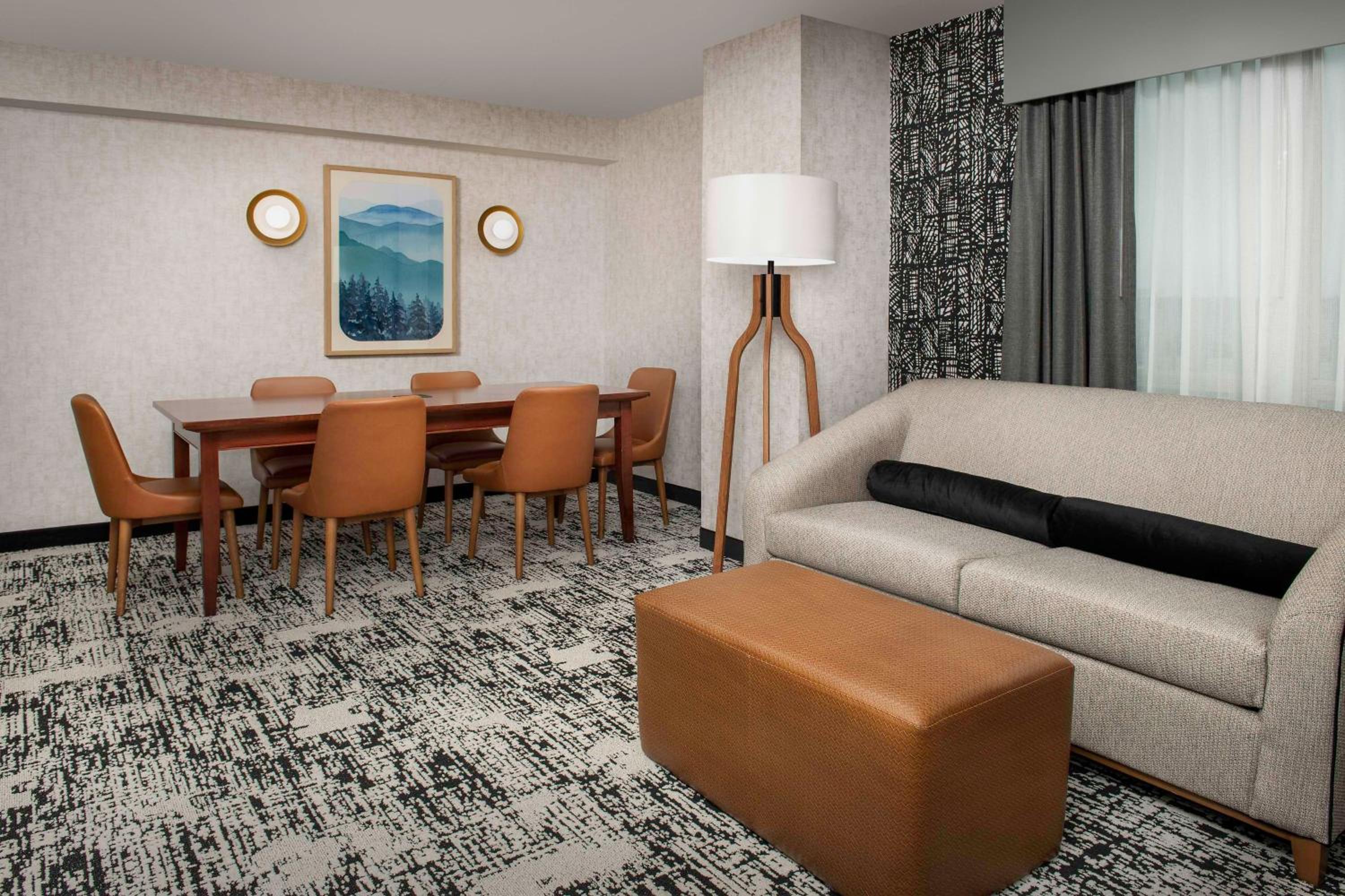 Corner King Suite - Photo 4