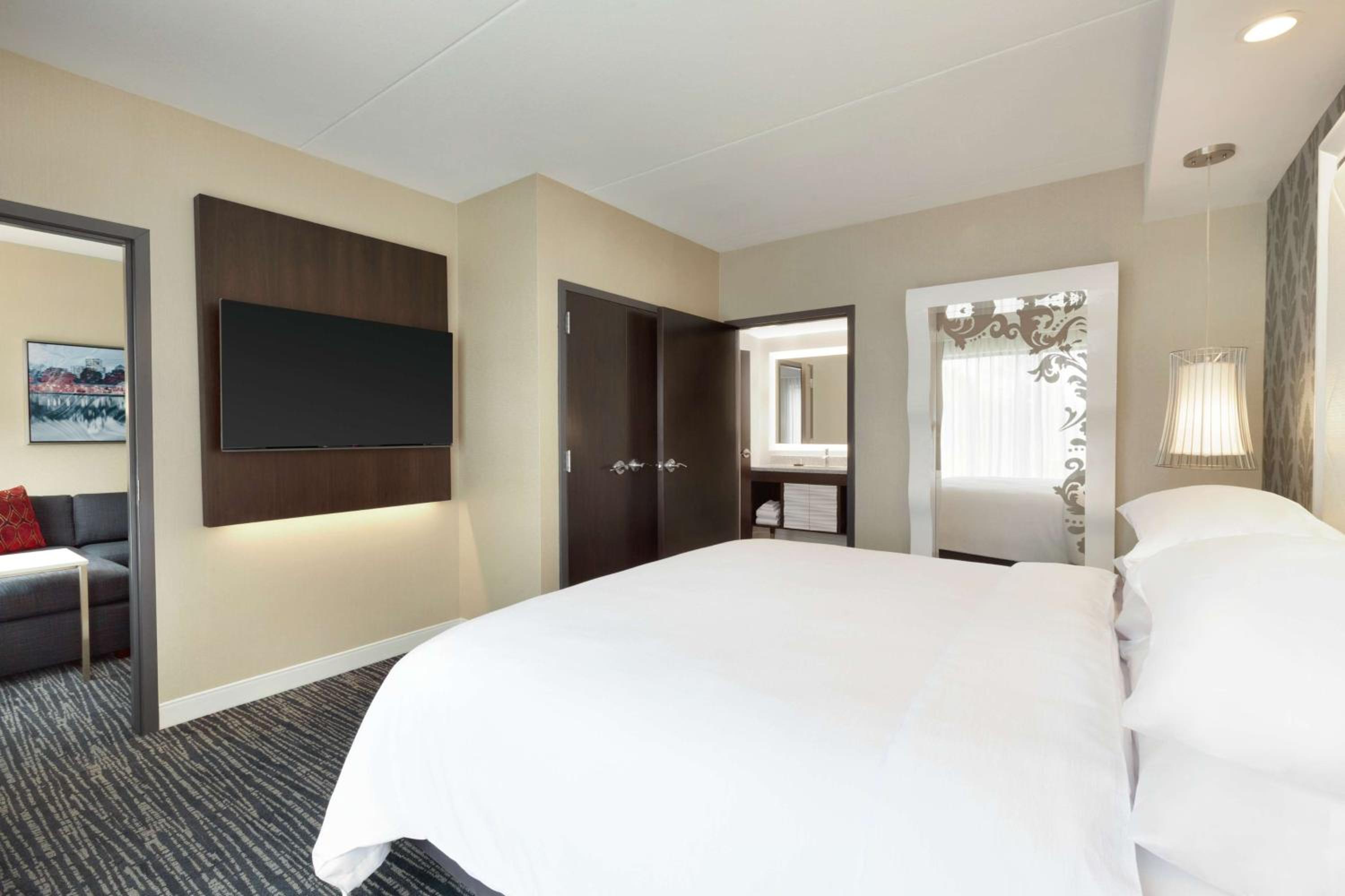 Premium King Suite