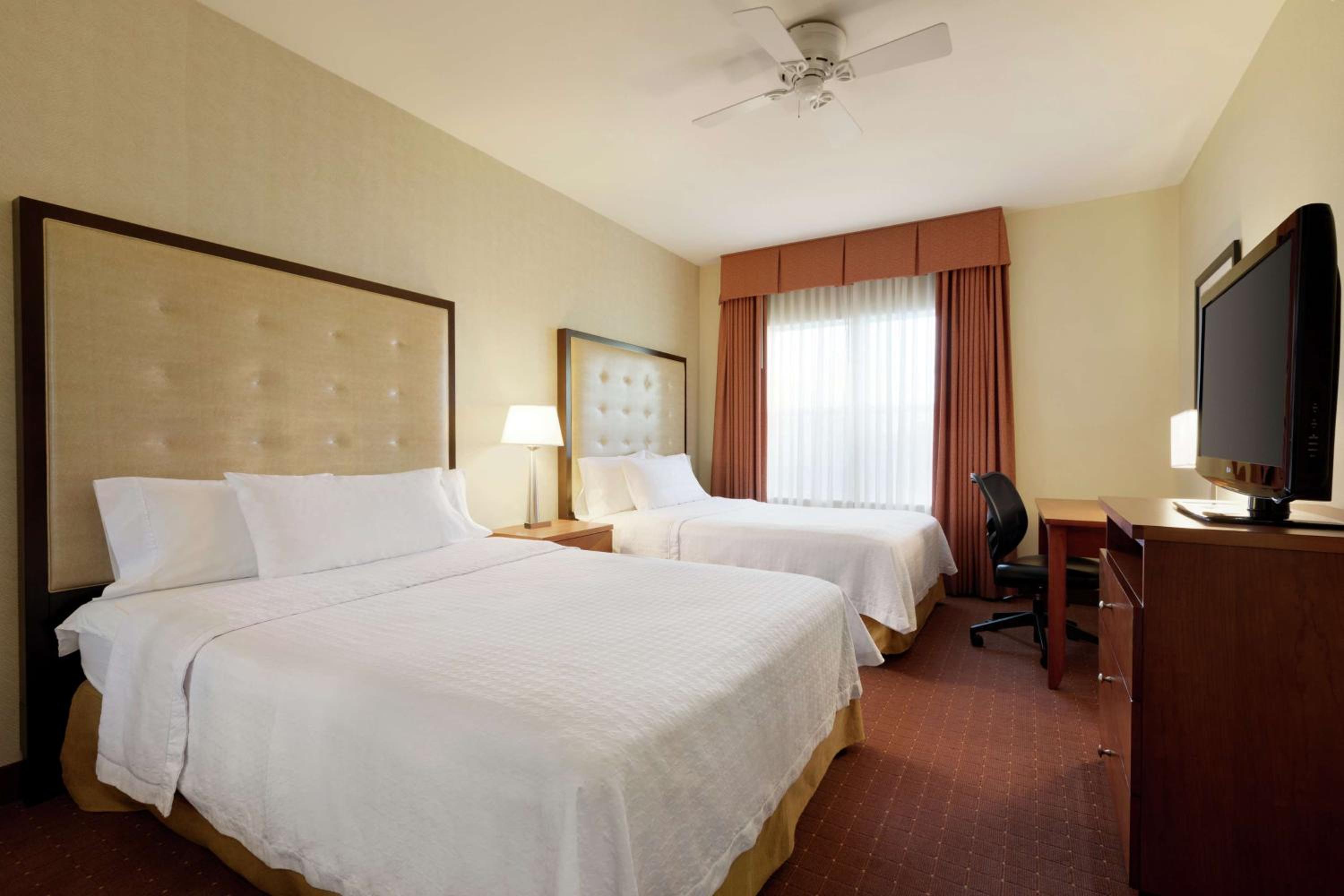 Queen Suite with Two Queen Beds - Non-Smoking - Photo 1