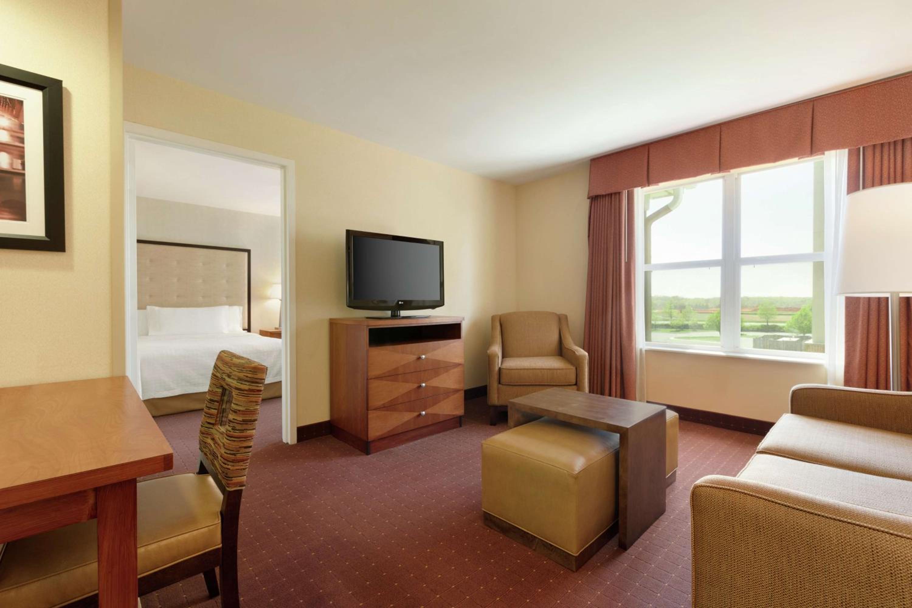 Queen Suite with Two Queen Beds - Non-Smoking - Photo 2
