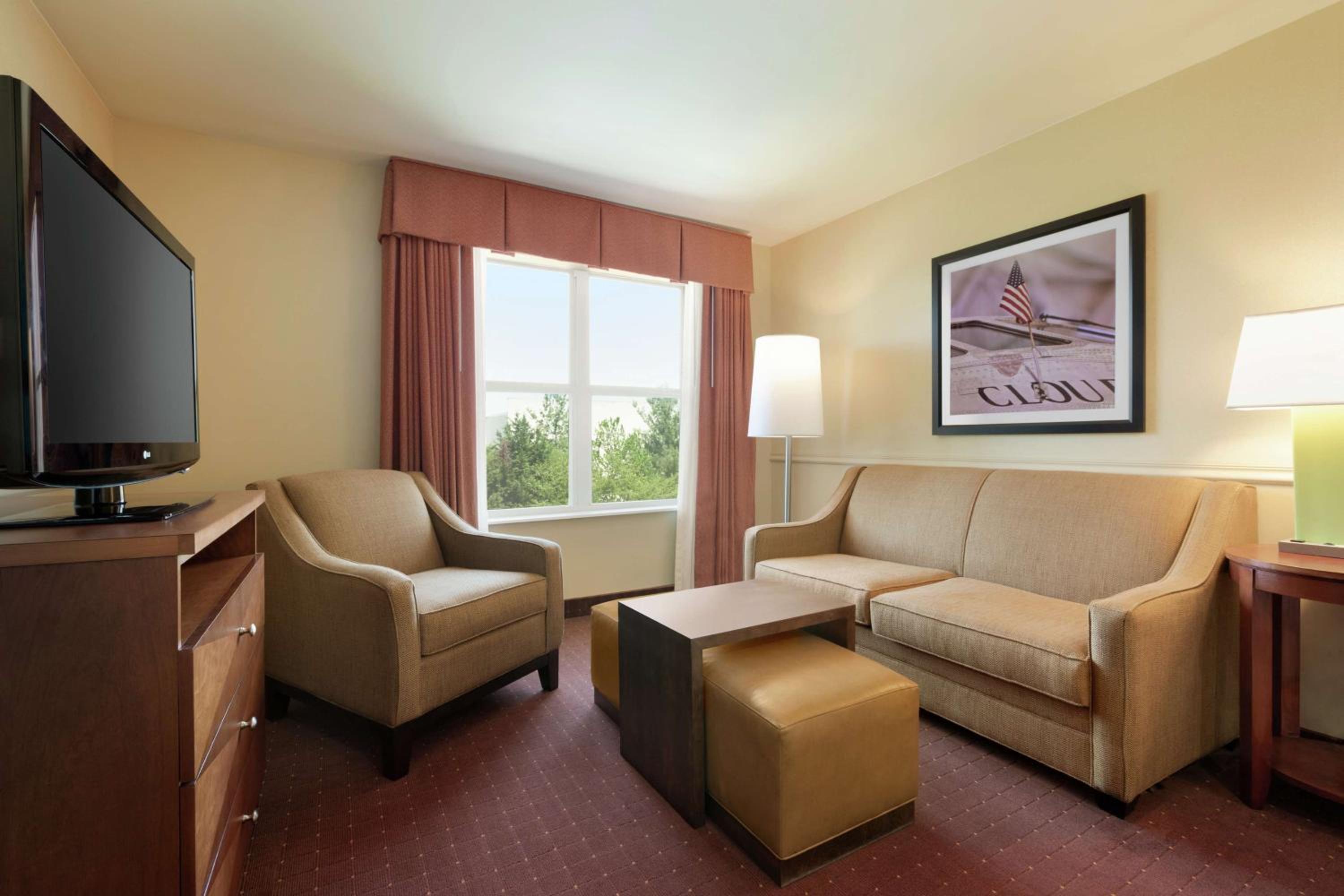 One-Bedroom King Suite - Photo 5