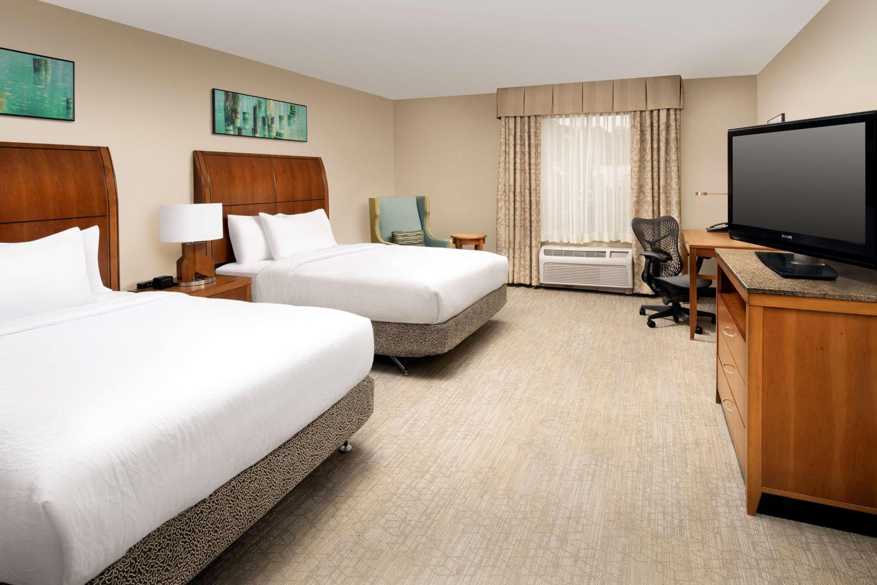 Queen Room With Two Queen Beds - Mobility And Hearing Access - Photo 1
