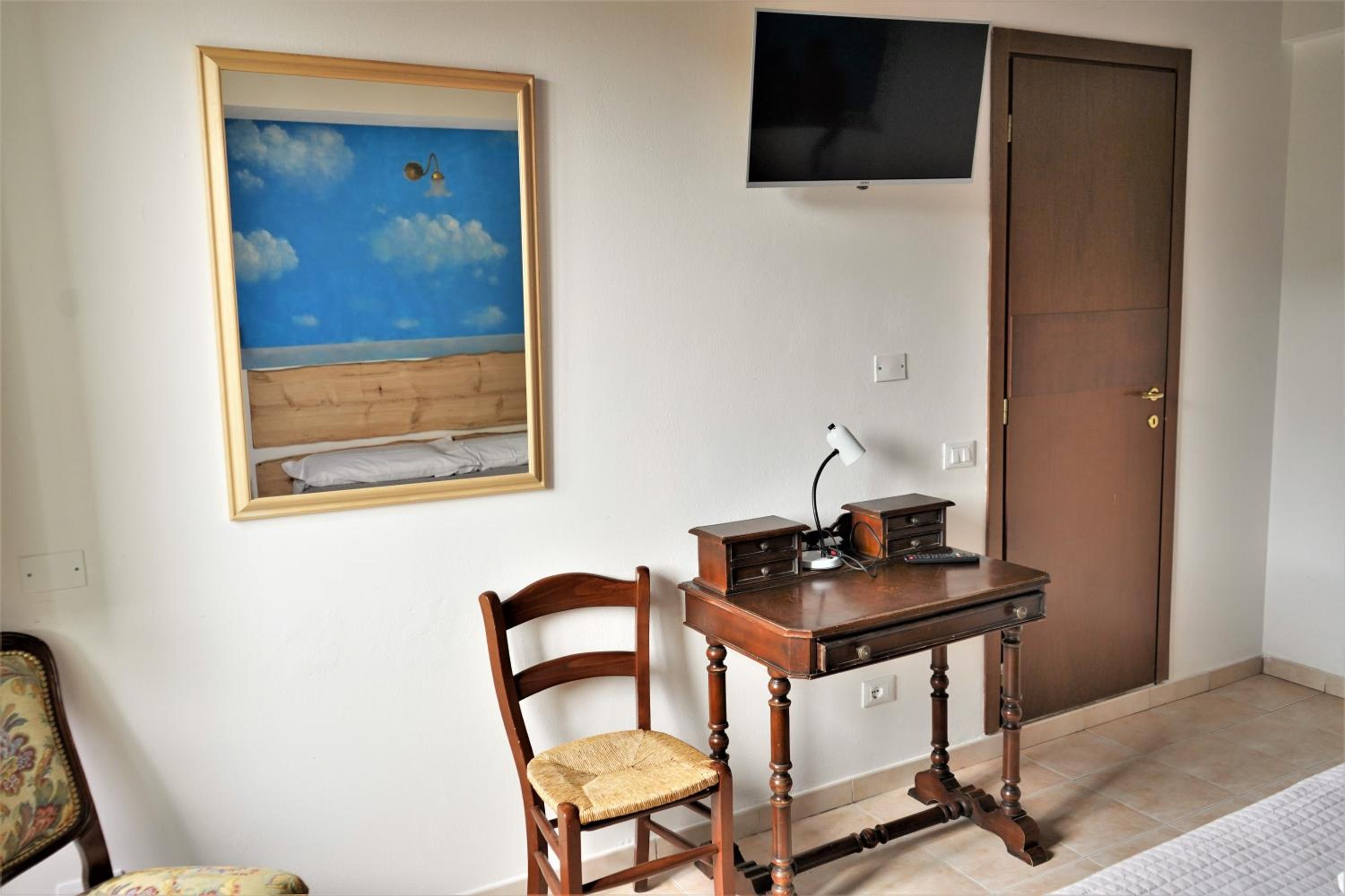 Double Room with Extra Bed - Photo 14