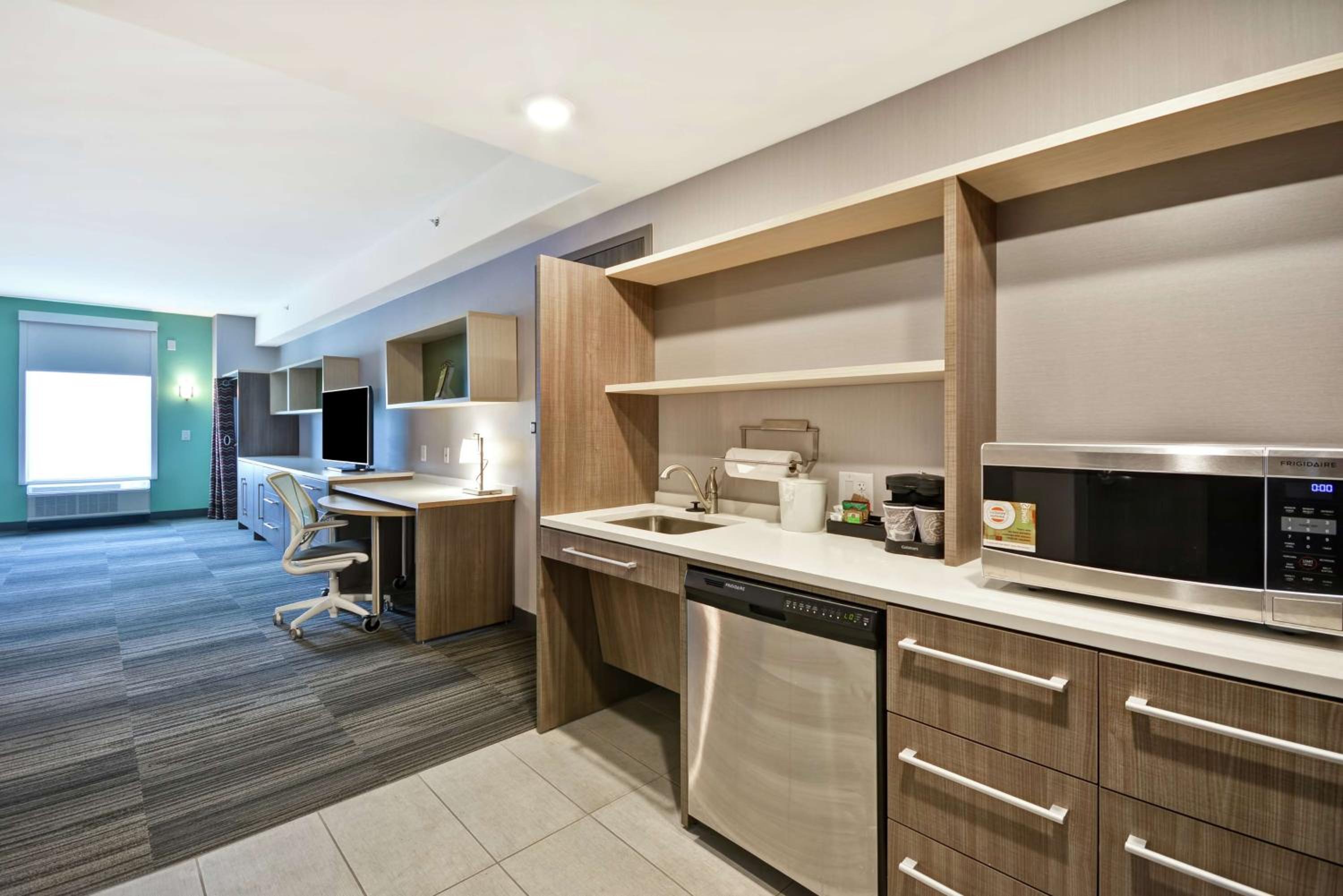 Studio Suite with Two Queen Beds - Hearing Access/Non-Smoking photo 3