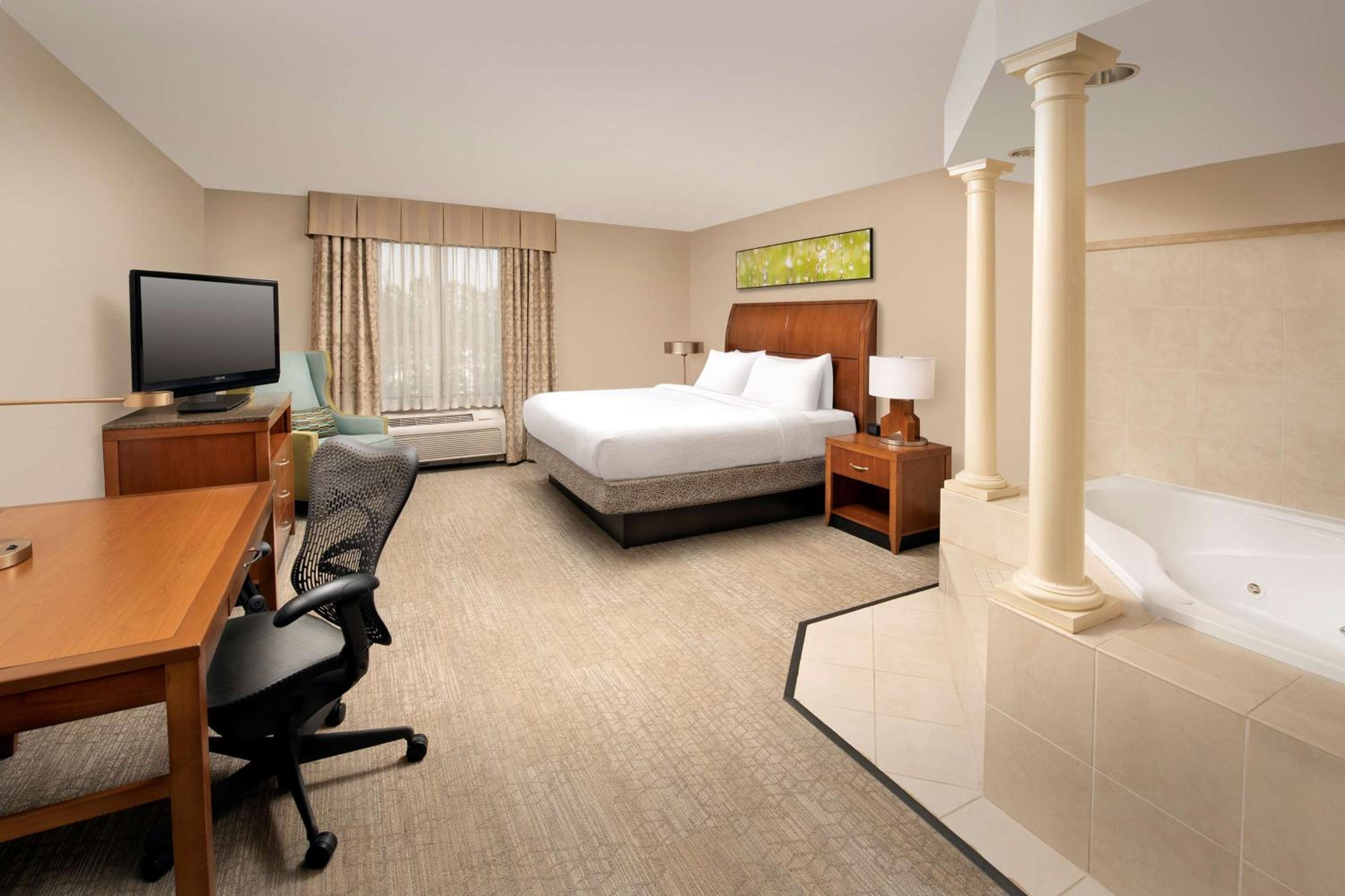 King Room With Whirlpool