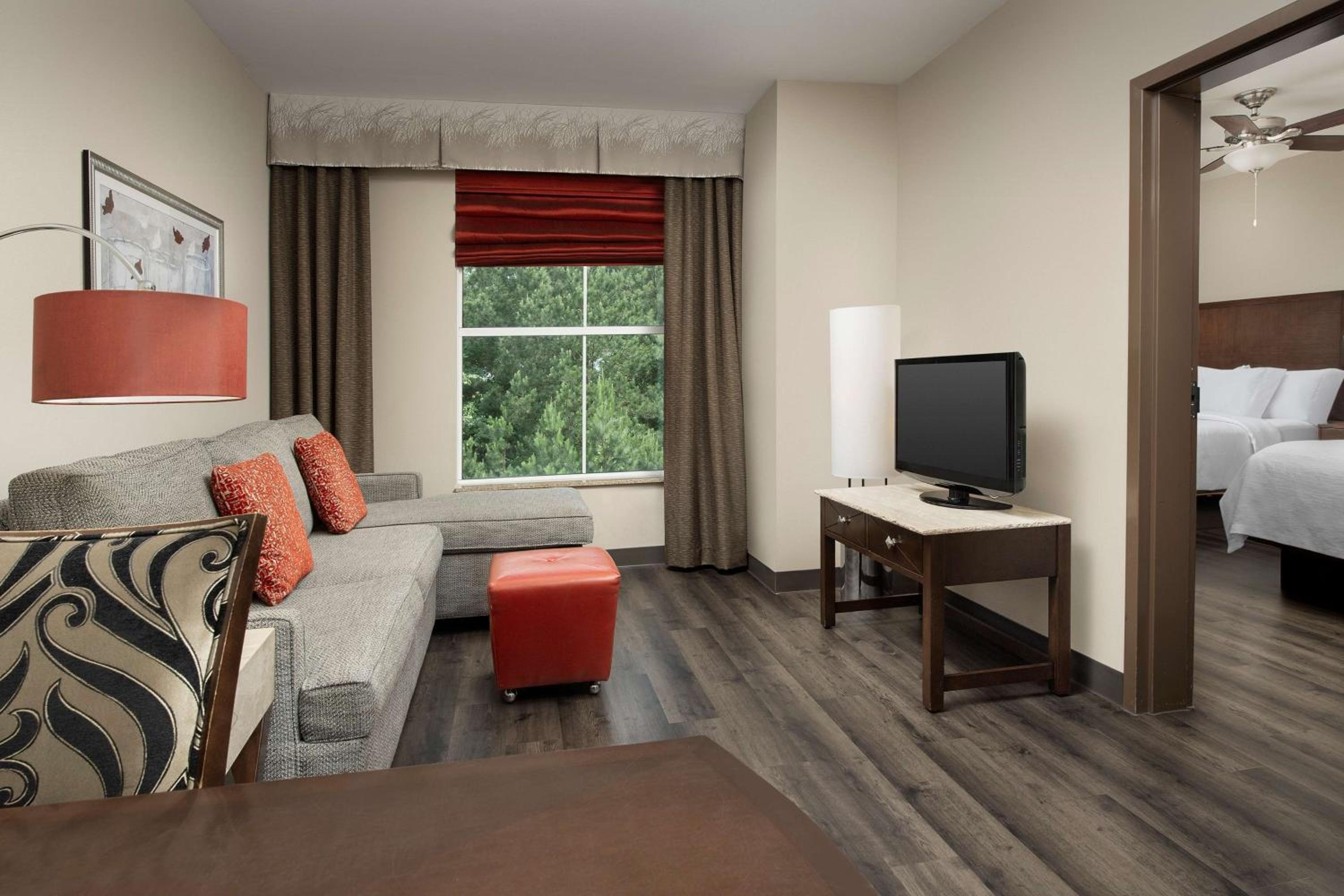 Suite with Two Queen Beds - Non-Smoking - Photo 6