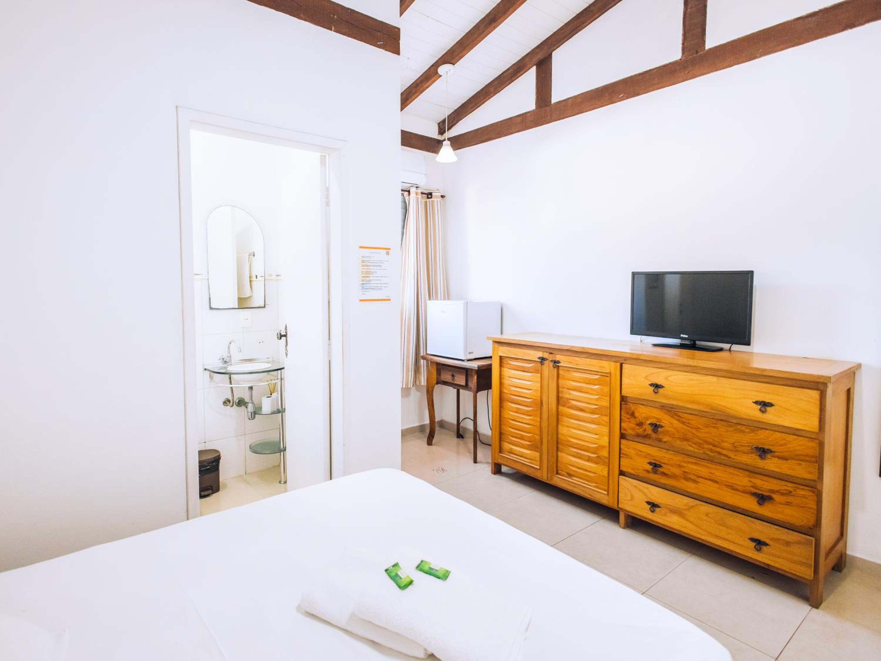 Deluxe Room - Photo 3
