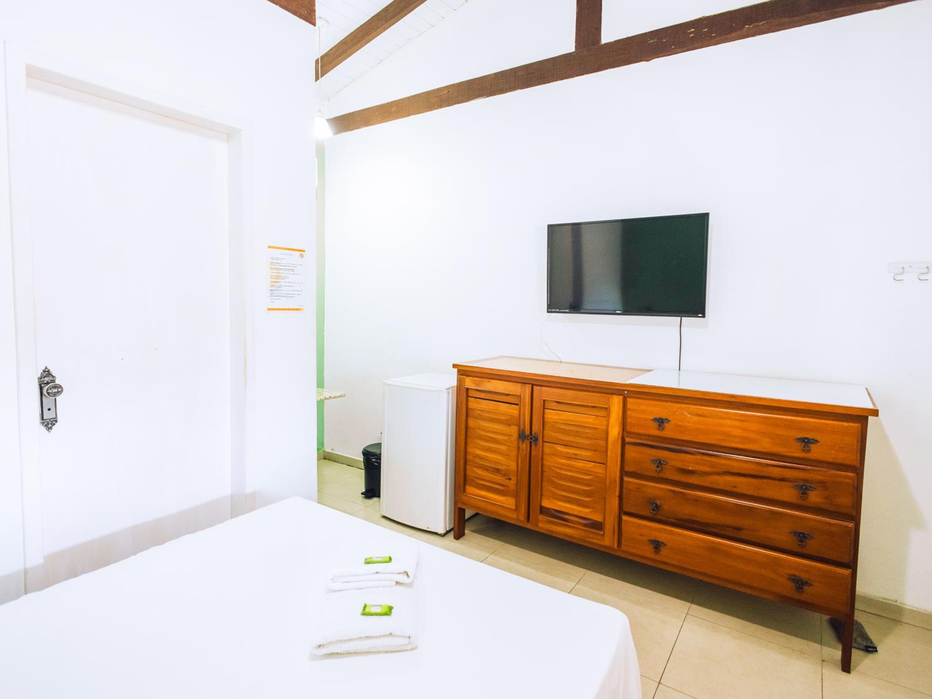 Deluxe Room - Photo 16