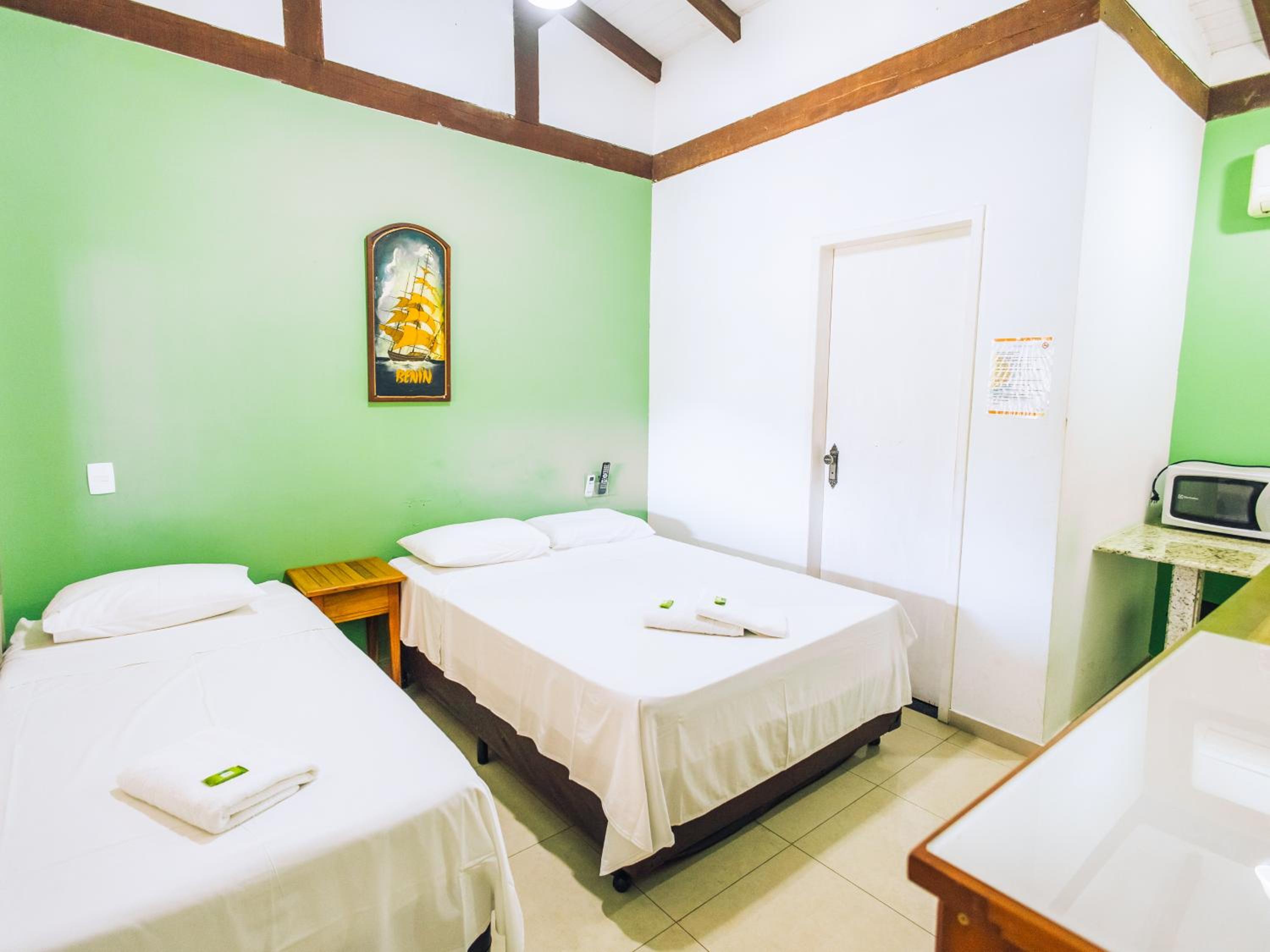 Deluxe Room - Photo 17