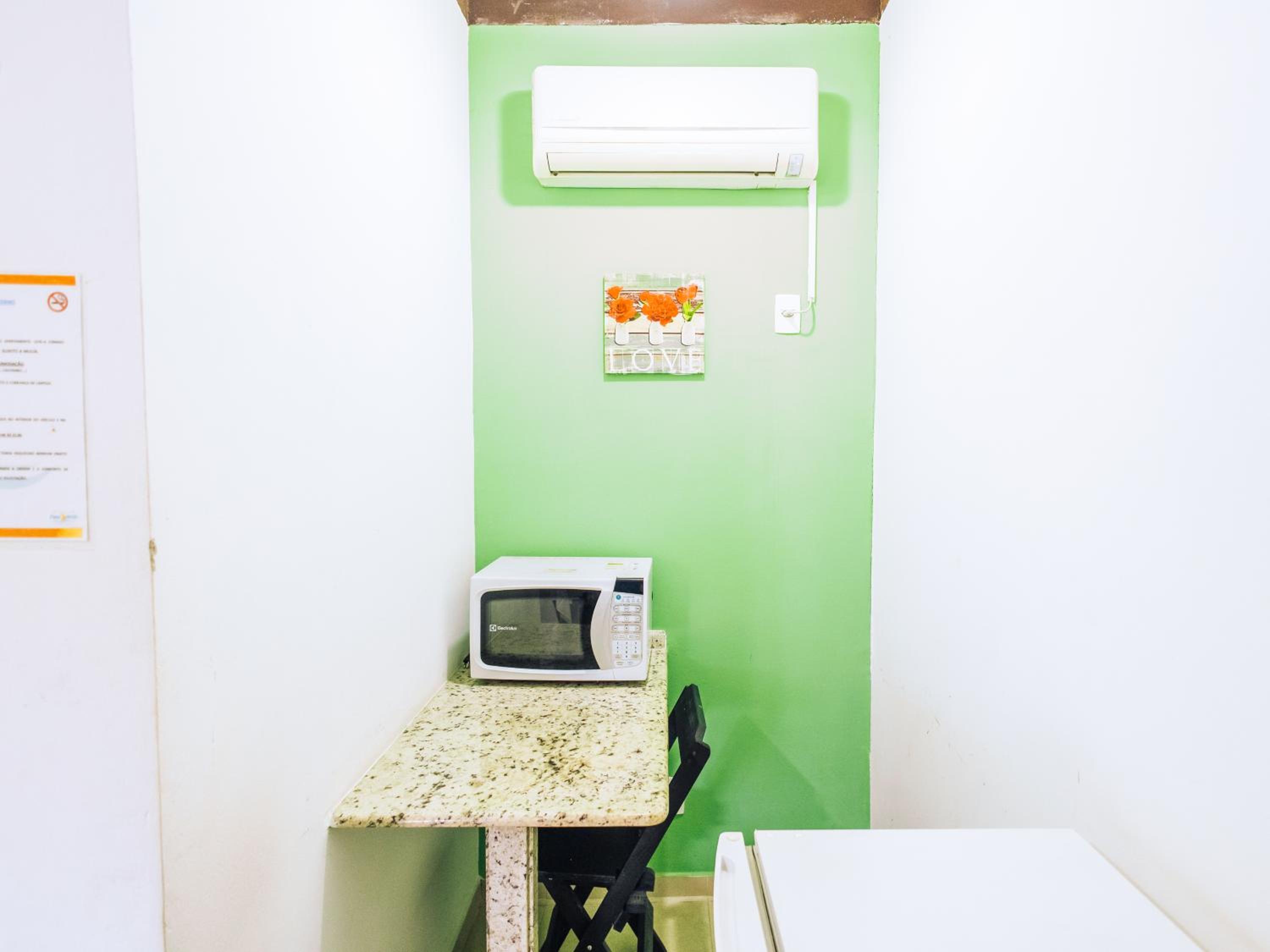 Deluxe Room - Photo 12