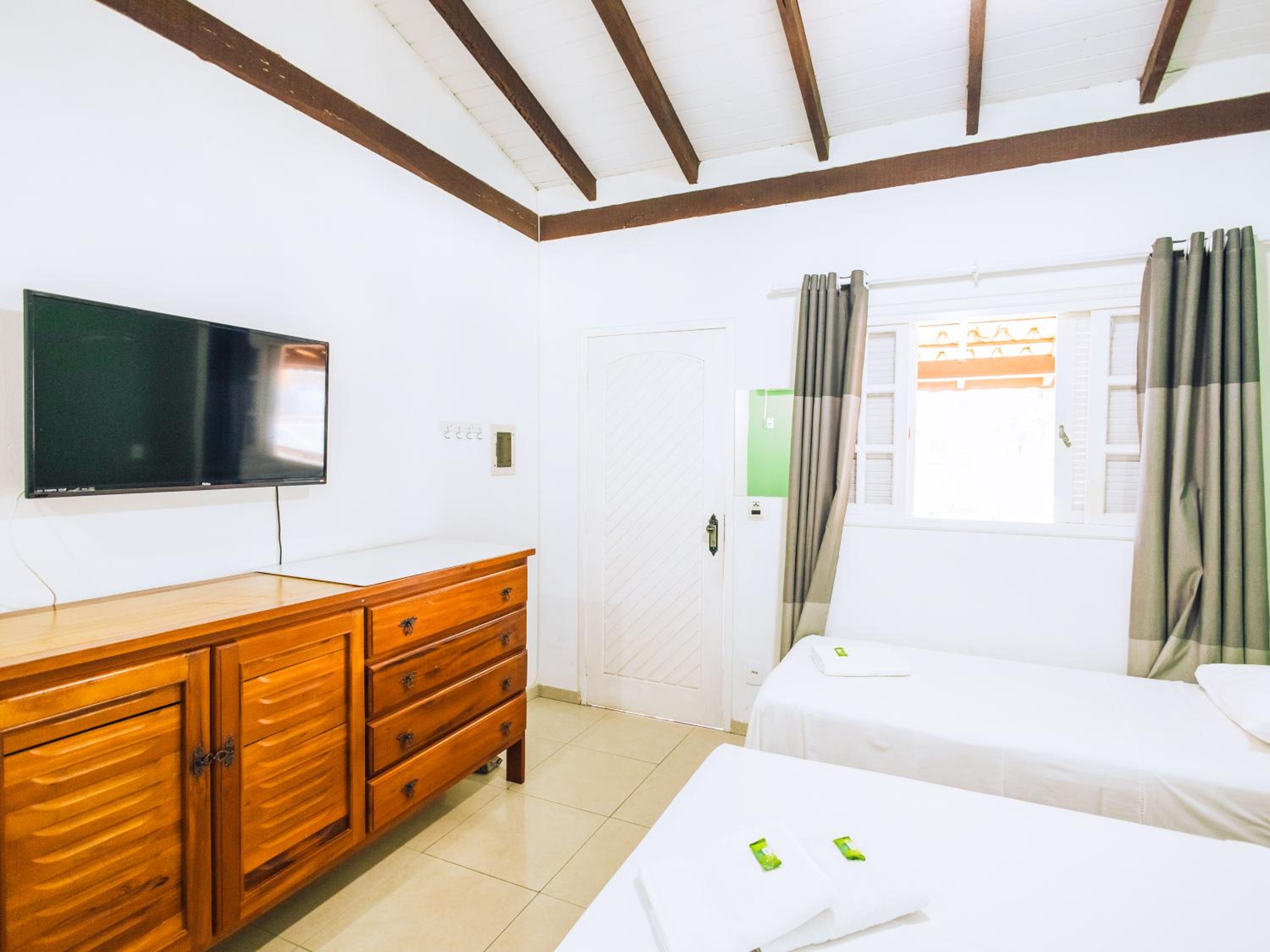 Deluxe Room - Photo 11