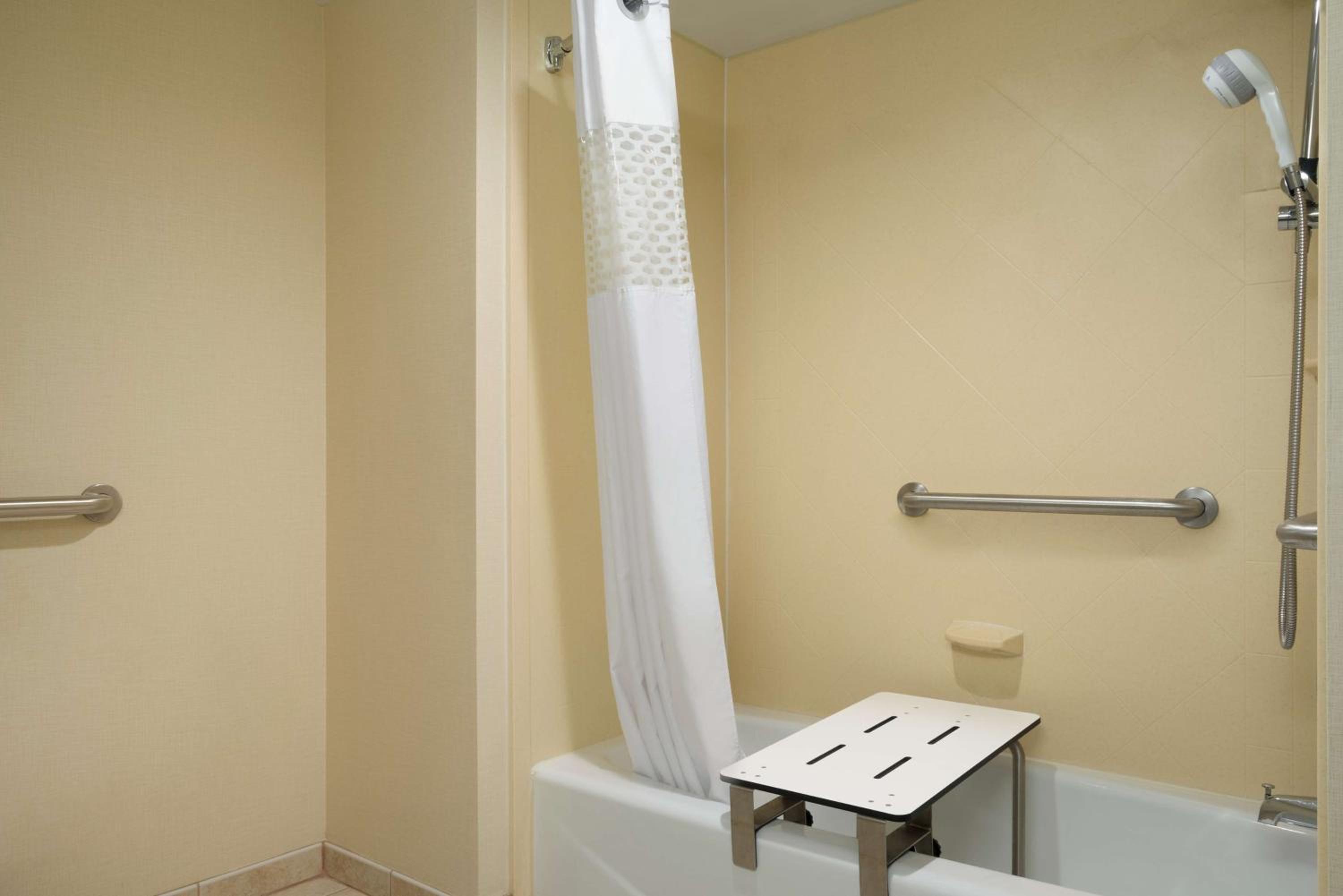 King Room - Mobility Access/Non-Smoking - Photo 3