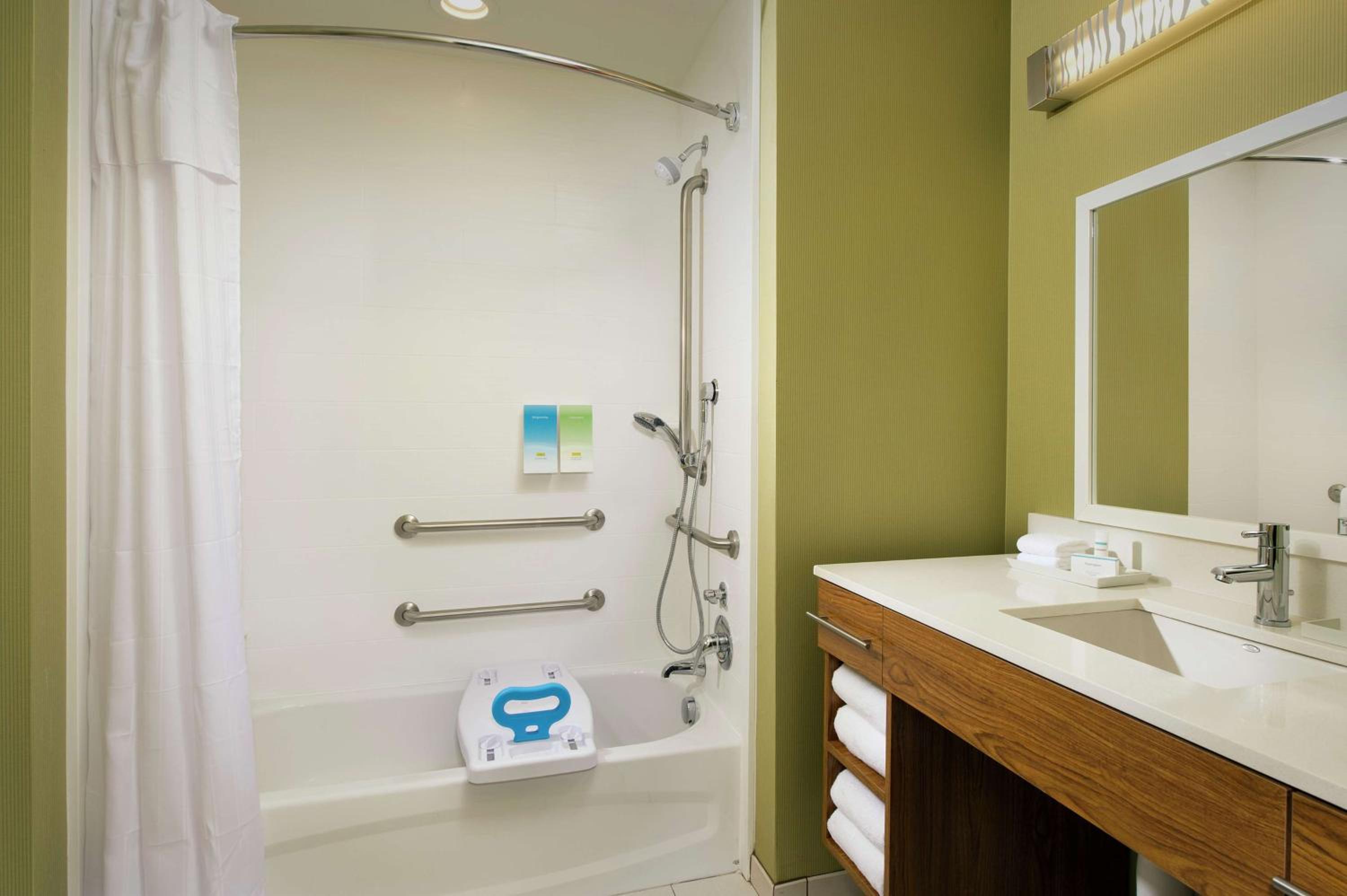King Studio Suite - Mobility Access/Non-Smoking photo 2