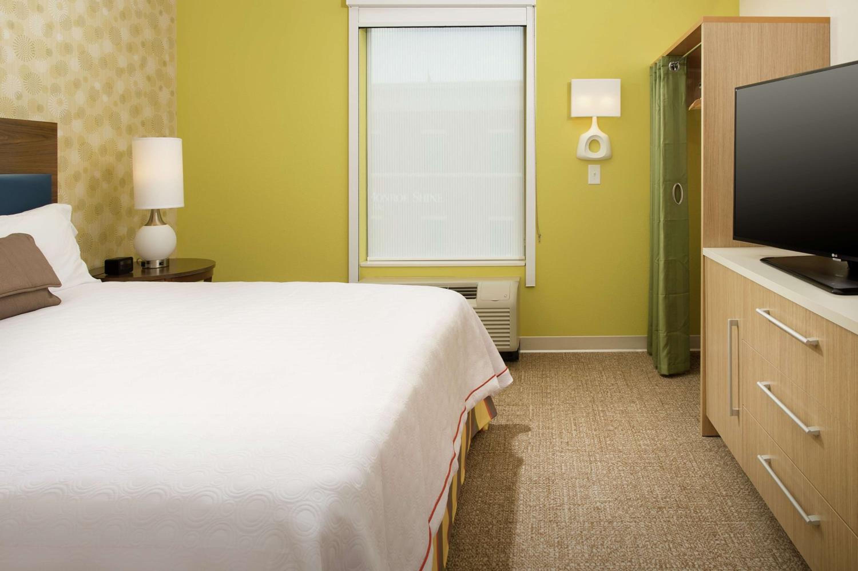 King Studio Suite - Mobility Access/Non-Smoking photo 1