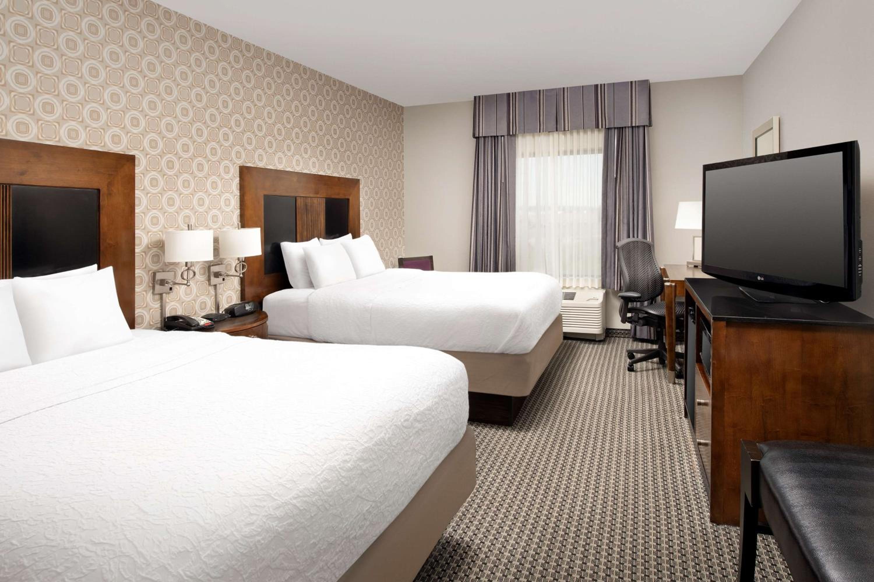 Room with Two Queen Beds - Non-Smoking - Photo 1