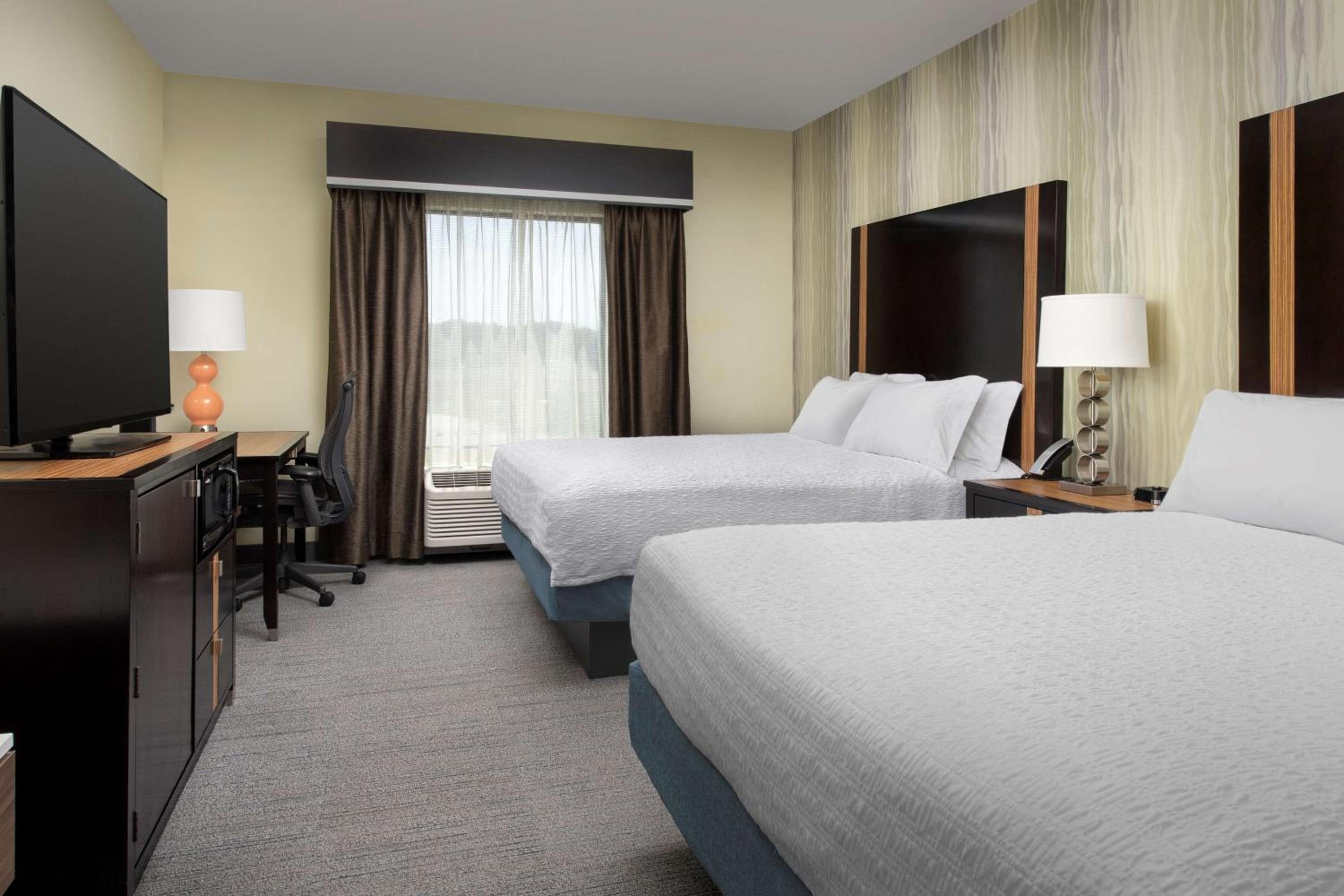 Room with Two Queen Beds - Non-Smoking - Photo 1
