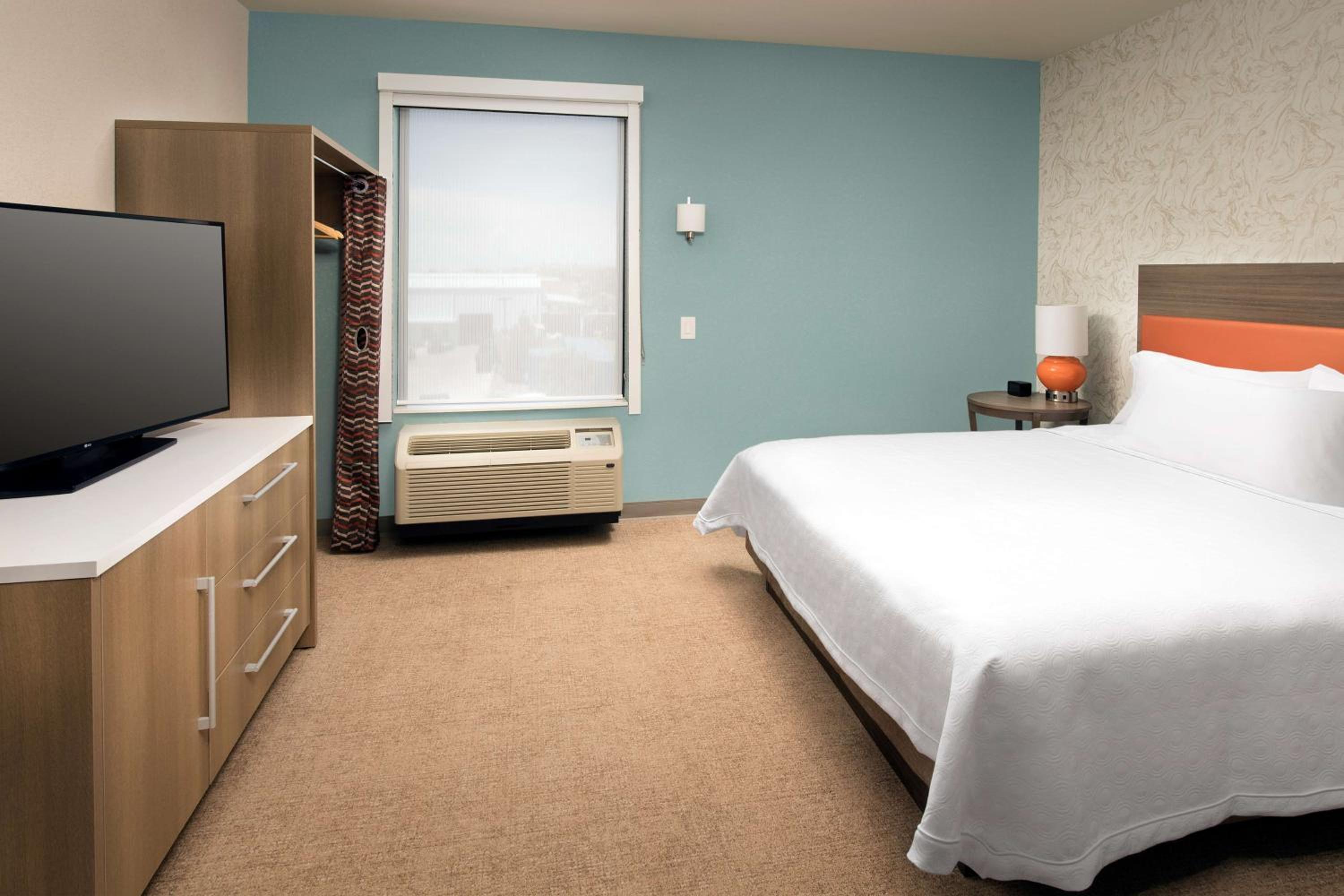 One-Bedroom King Suite - Non-Smoking - Photo 6
