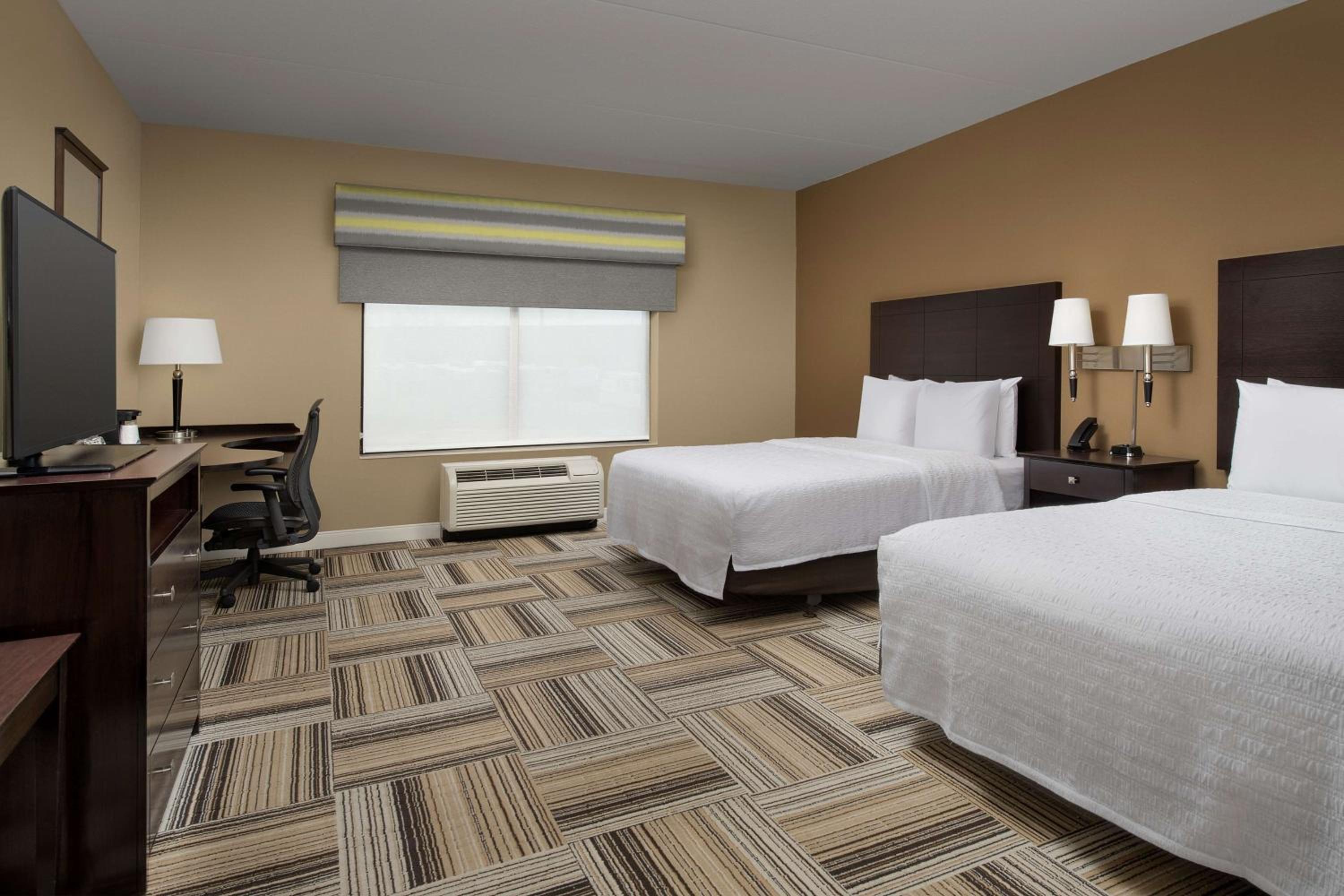 Queen Room with Two Queen Beds - Mobility and Hearing Access/Non-Smoking - Photo 3