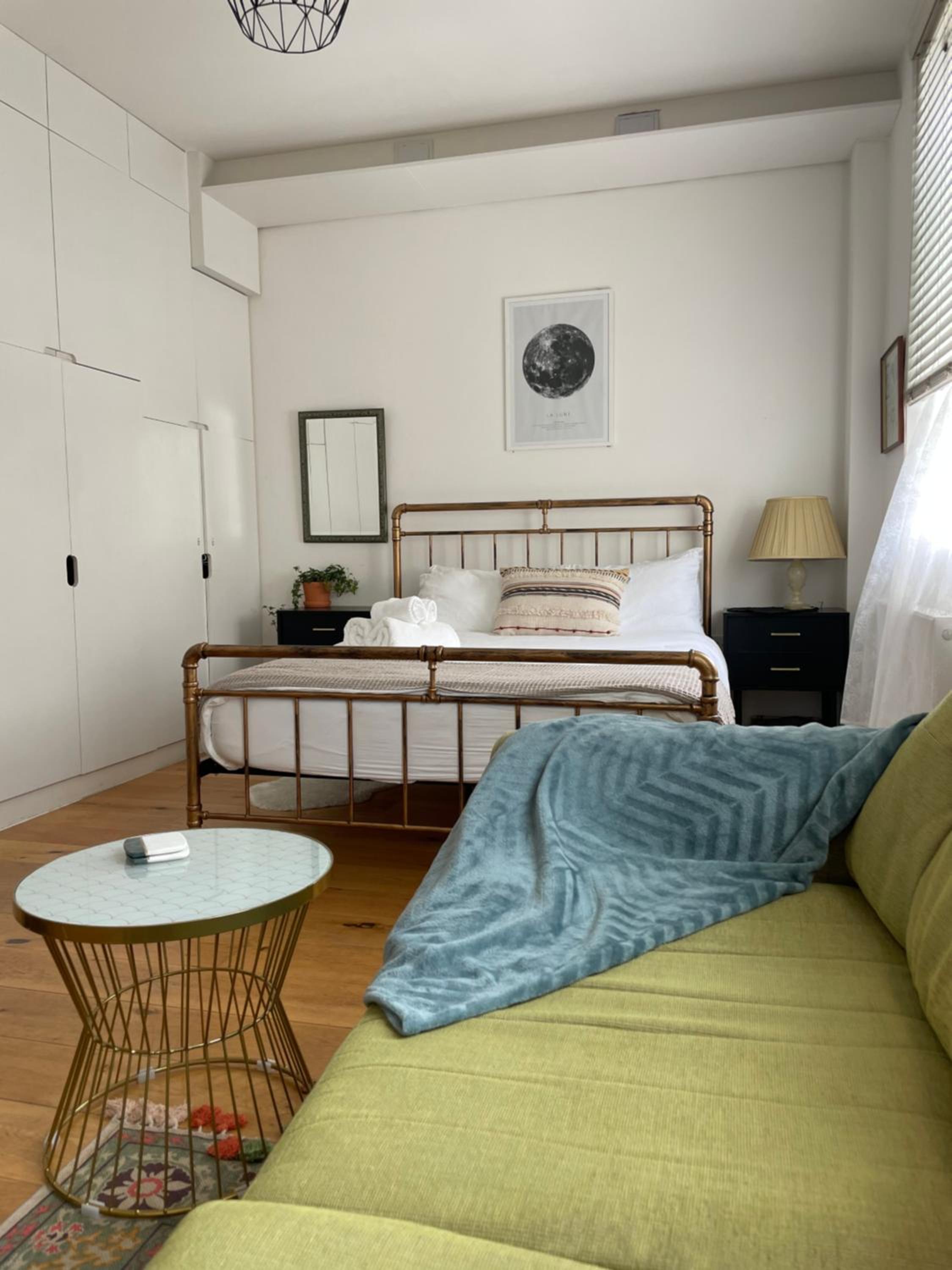 One-Bedroom Apartment photo 2