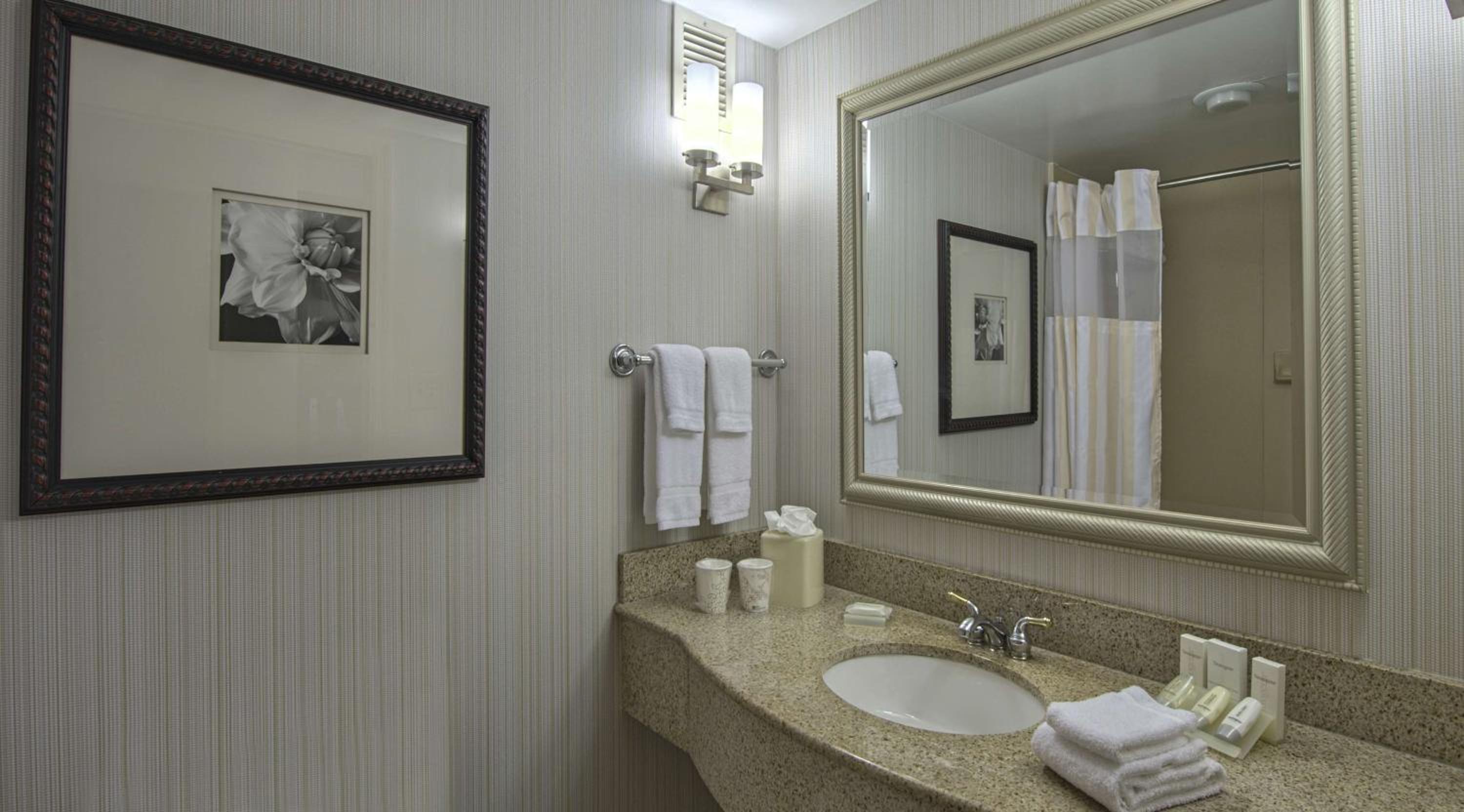 Junior Suite with Two Queen Beds - Photo 2