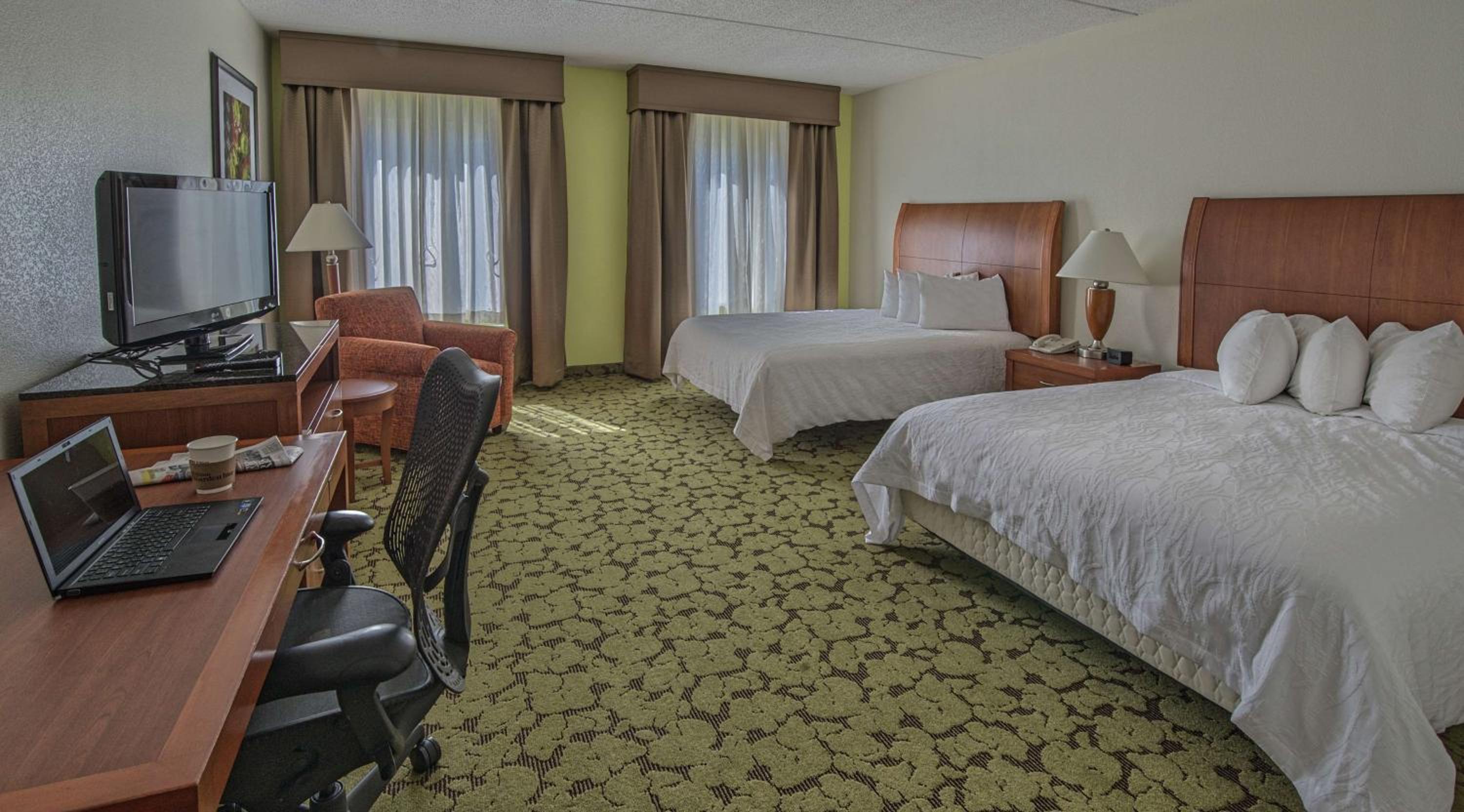 Queen Room with Two Queen Beds - Mobility Access - Photo 4