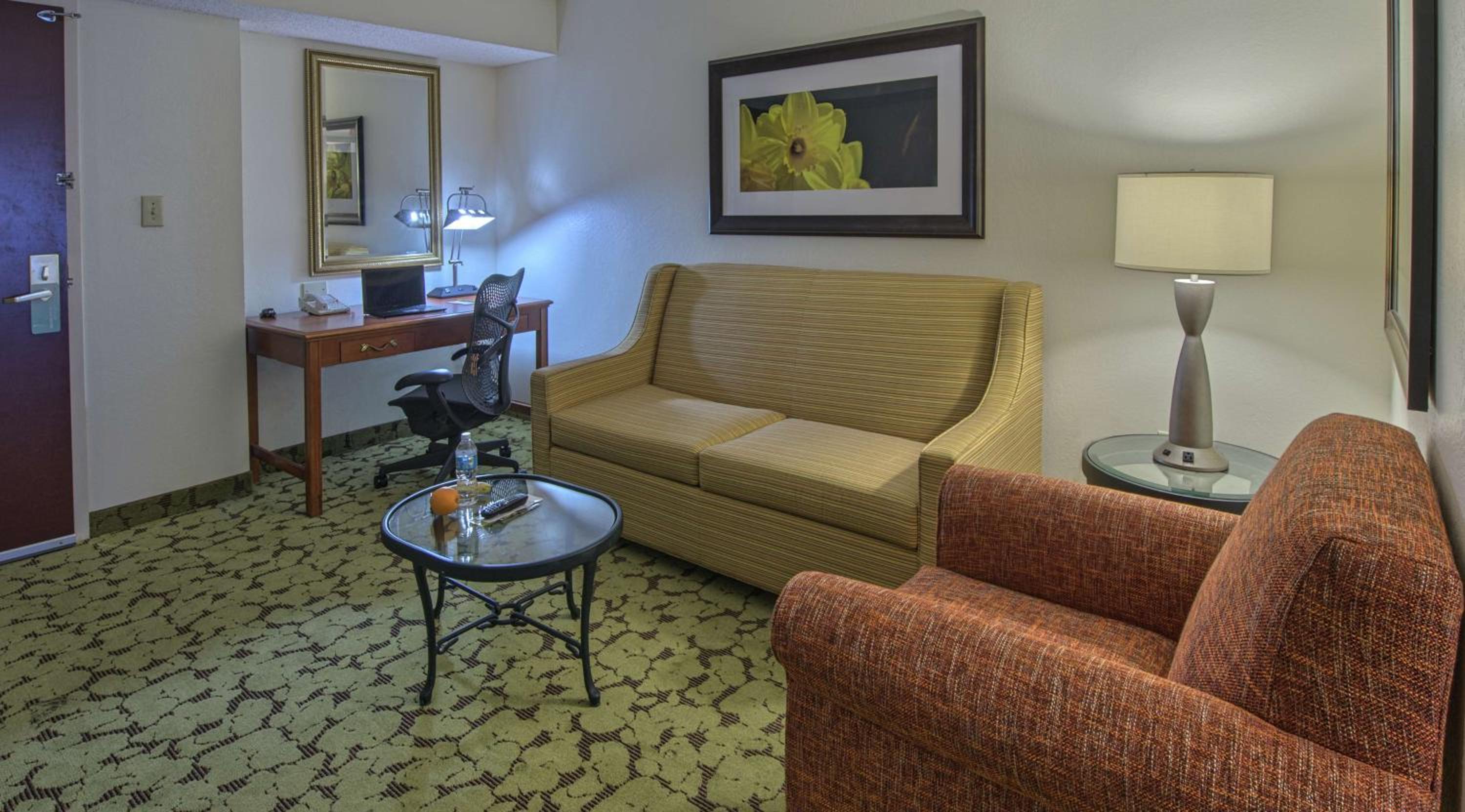 Junior Suite with Two Queen Beds - Photo 5