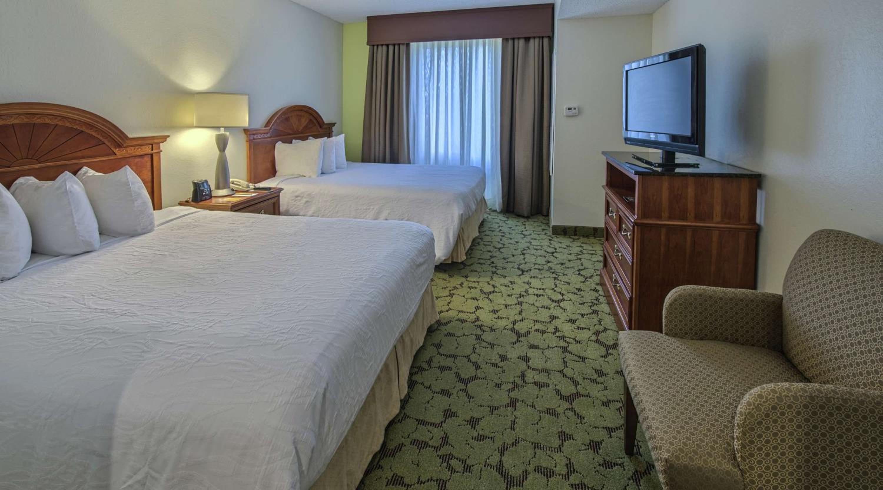 Junior Suite with Two Queen Beds - Photo 3