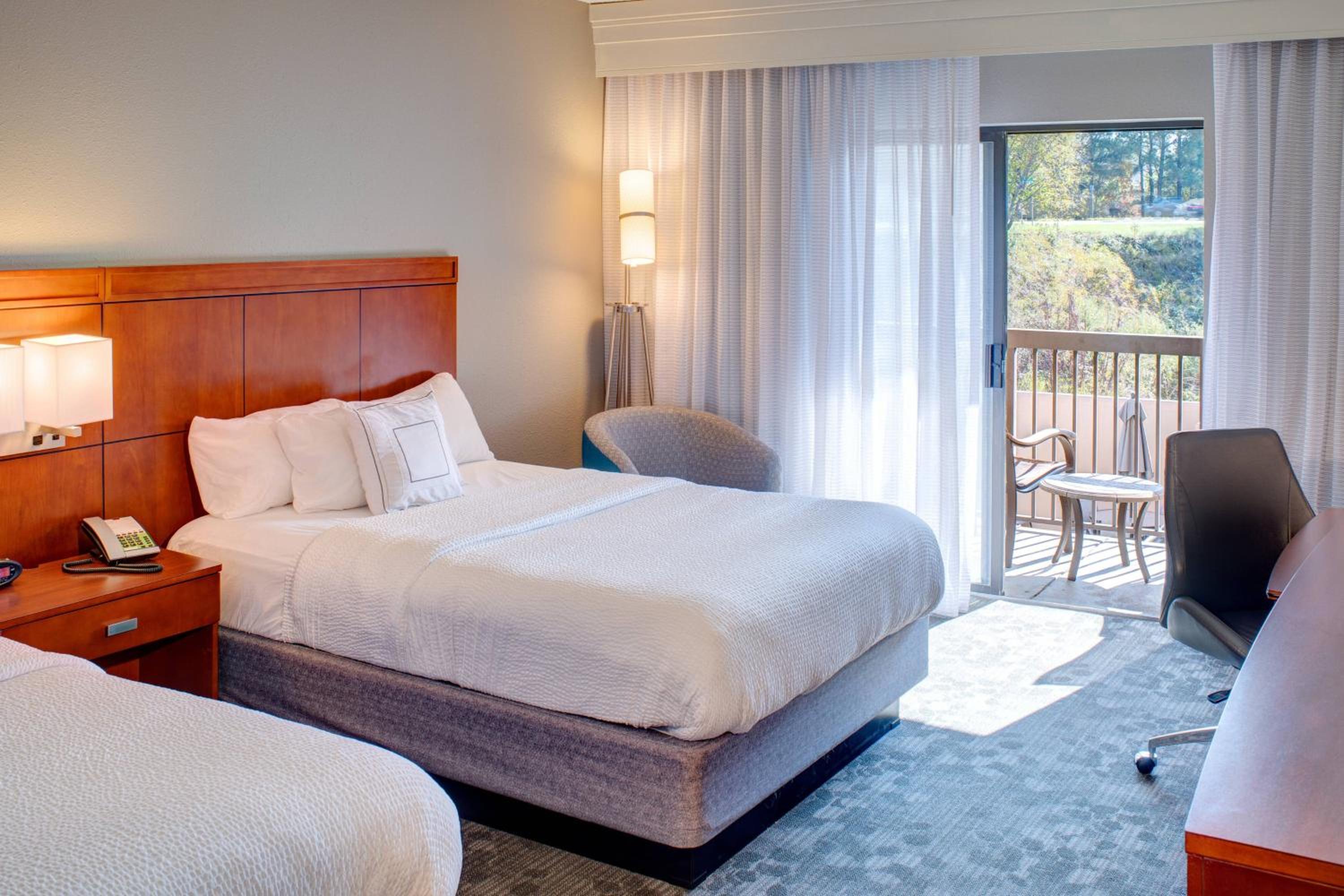 Queen Room with Two Queen Beds - Photo 6